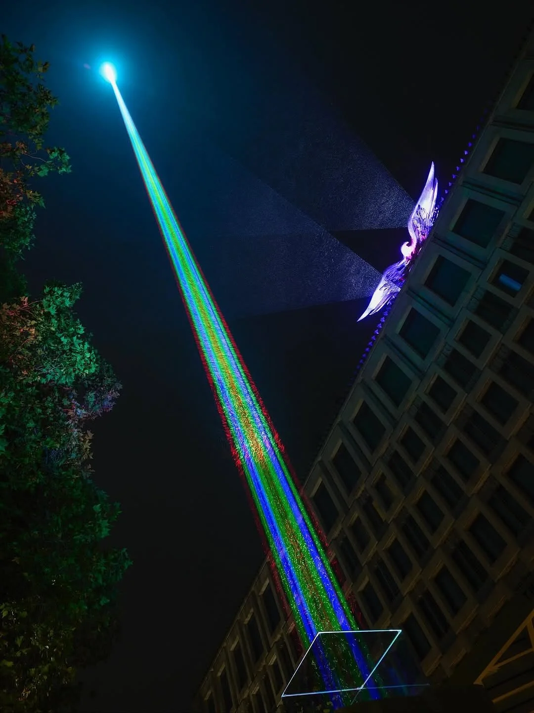 𝘼 𝙉𝙞𝙜𝙝𝙩 𝙤𝙛 𝘼𝙧𝙘𝙝𝙞𝙩𝙚𝙘𝙩𝙪𝙧𝙚, 𝘼𝙧𝙩, 𝙖𝙣𝙙 𝘼𝙡𝙡𝙪𝙧𝙚

For the 𝙜𝙧𝙖𝙣𝙙 𝙤𝙥𝙚𝙣𝙞𝙣𝙜 𝙤𝙛 𝙏𝙝𝙚 @thechanceryrosewood, @bryant_projects orchestrated an evening of pure immersion&mdash;where 𝙖𝙧𝙘𝙝𝙞𝙩𝙚𝙘𝙩𝙪𝙧𝙚 𝙢𝙚𝙩 𝙖𝙧?