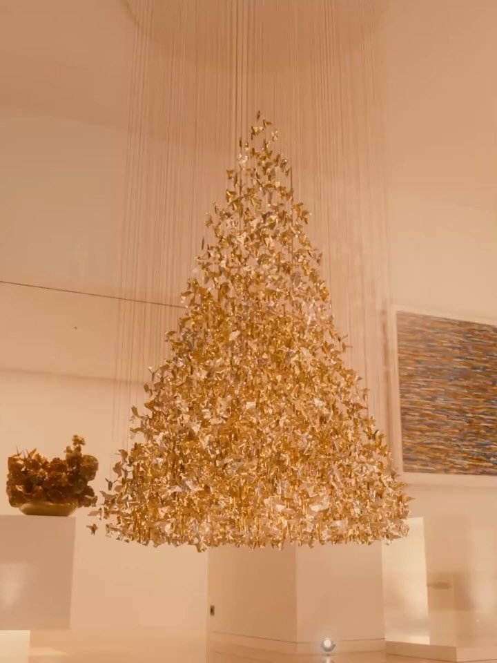 𝗞𝗮𝗶𝘀𝗶𝗻&rsquo;𝘀 𝗚𝗼𝗹𝗱𝗲𝗻 𝗙𝗼𝗹𝗱: 𝗢𝗿𝗶𝗴𝗮𝗺𝗶 𝗗𝗿𝗲𝗮𝗺𝘀 𝗮𝘁 𝗧𝗵𝗲 𝗗𝗼𝗹𝗱𝗲𝗿 𝗚𝗿𝗮𝗻𝗱 

This holiday season, @thedoldergrand 𝗶𝗻 𝗭𝘂𝗿𝗶𝗰𝗵 has been transformed into a 𝘄𝗼𝗻𝗱𝗲𝗿𝗹𝗮𝗻𝗱 𝗼𝗳 𝗮𝗿𝘁 𝗮𝗻𝗱 𝗹𝗶𝗴𝗵𝘁. Belg