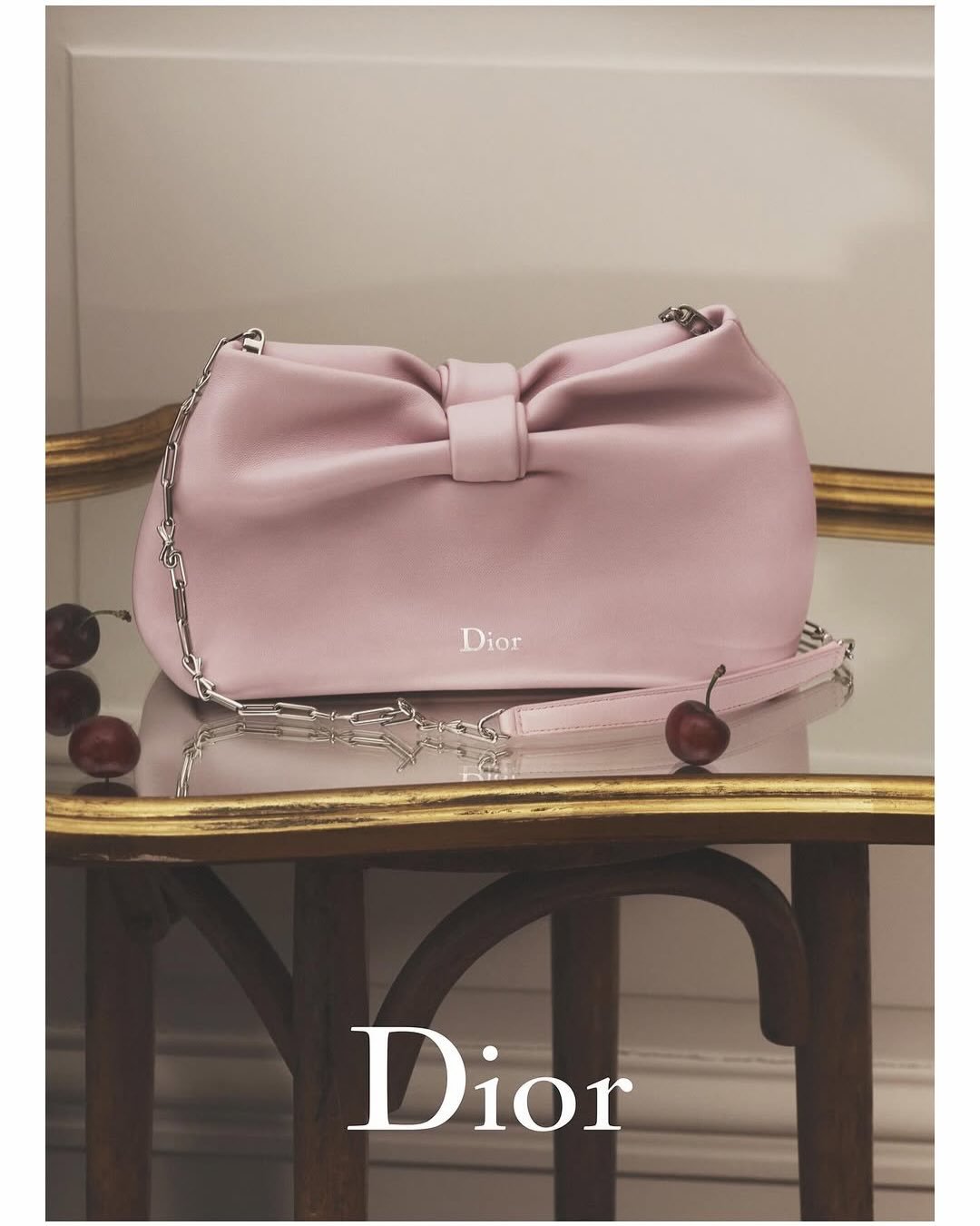 𝗝𝗼𝗻𝗮𝘁𝗵𝗮𝗻 𝗔𝗻𝗱𝗲𝗿𝘀𝗼𝗻&rsquo;𝘀 𝗚𝗿𝗮𝗻𝗱 𝗦𝗽𝗿𝗶𝗻𝗴&ndash;𝗦𝘂𝗺𝗺𝗲𝗿 𝗗𝗲𝗯𝘂𝘁

After a striking debut, 𝗝𝗼𝗻𝗮𝘁𝗵𝗮𝗻 𝗔𝗻𝗱𝗲𝗿𝘀𝗼𝗻&rsquo;𝘀 𝗦𝗽𝗿𝗶𝗻𝗴 2026 collection for @dior arrives in stores, announcing a bold, fresh ch