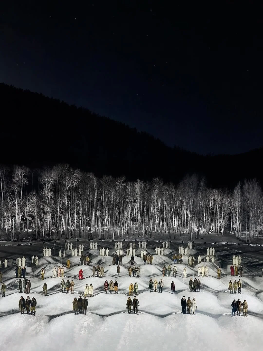 If winter had a runway, it would be Aspen. This past Saturday, @moncler Grenoble turned the snow-dusted T-Lazy-7 Ranch into a stage for its Fall/Winter 2026 collection&mdash;where technical innovation meets timeless elegance.

Models glided across al