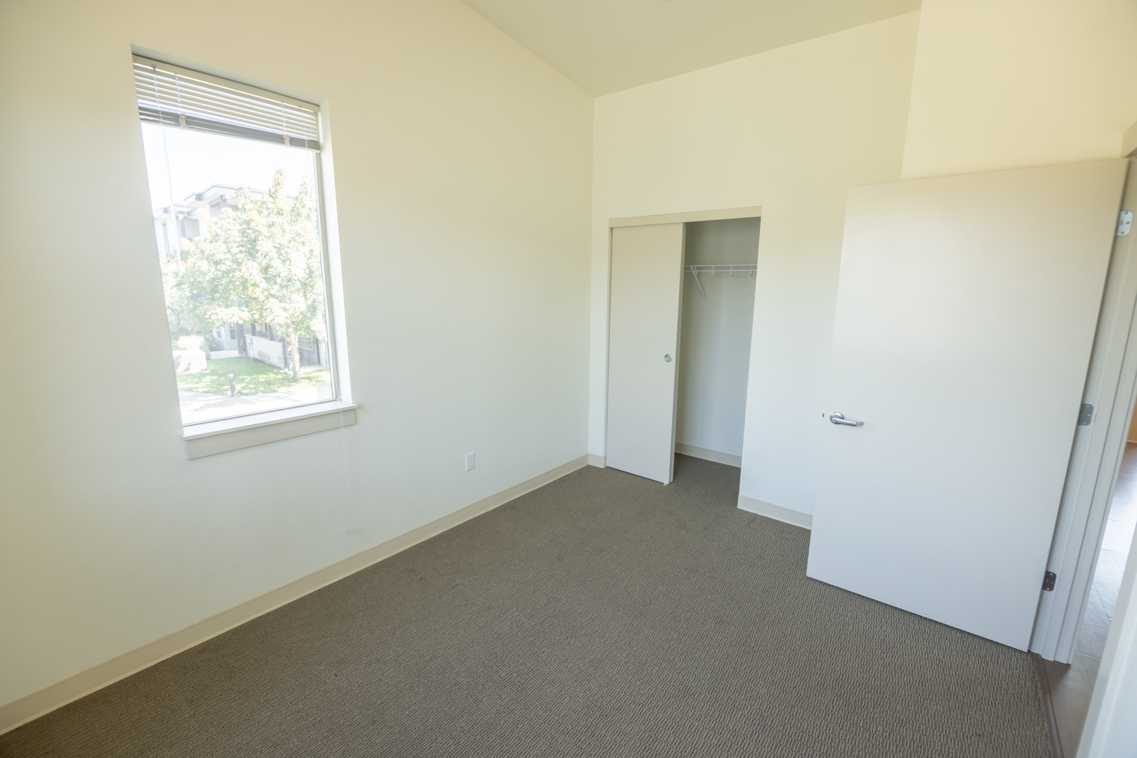 KDPV_P25_083125_Stone Bridge Apartments_Canon R5C_KD_089-HDR.png