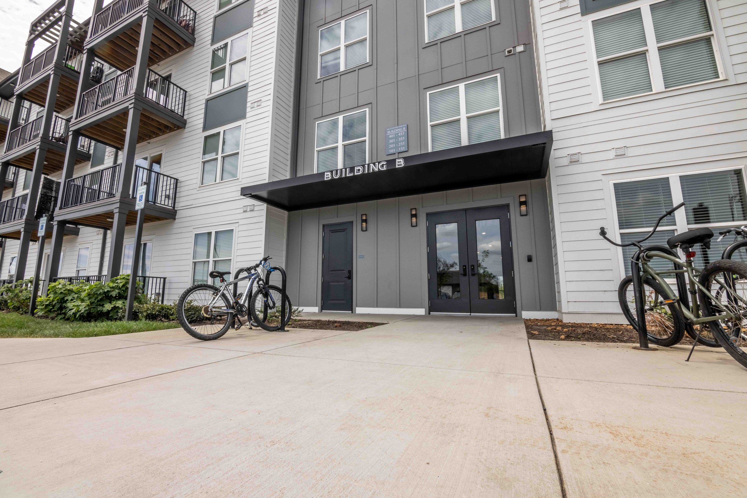 041626_The Vital at Springbrook Apartments_036.jpg