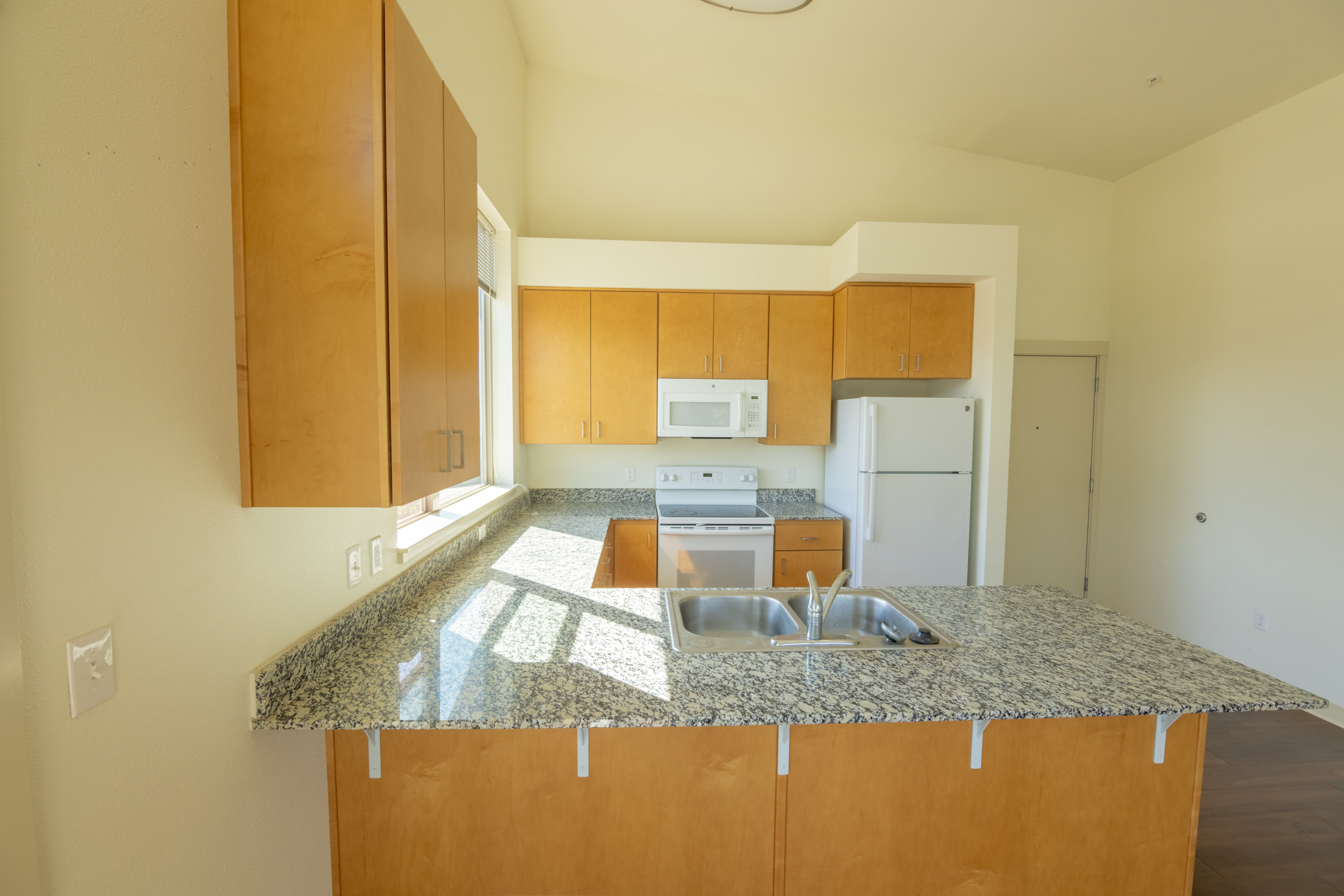 KDPV_P25_083125_Stone Bridge Apartments_Canon R5C_KD_013-HDR.png