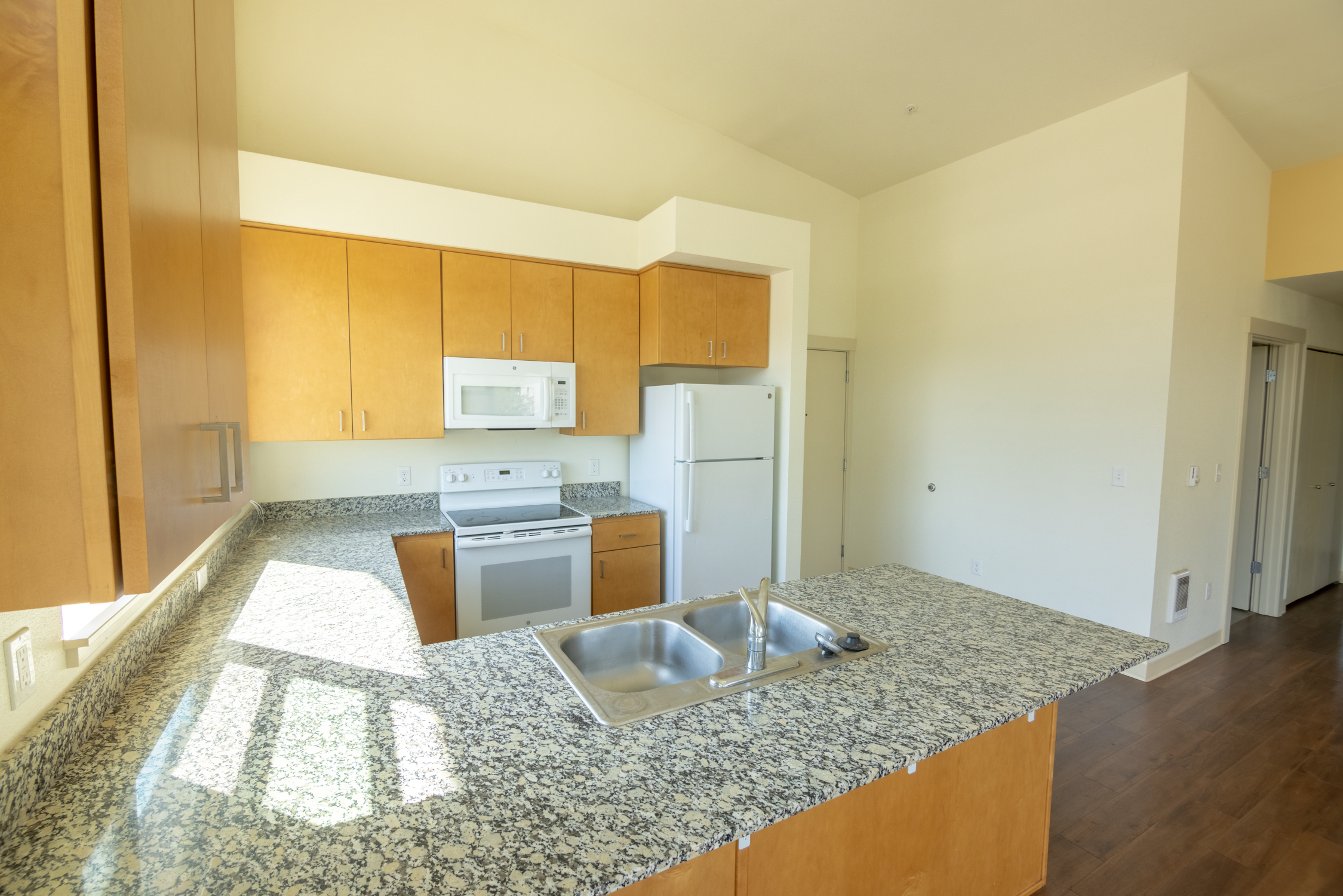 KDPV_P25_083125_Stone Bridge Apartments_Canon R5C_KD_101-HDR.png