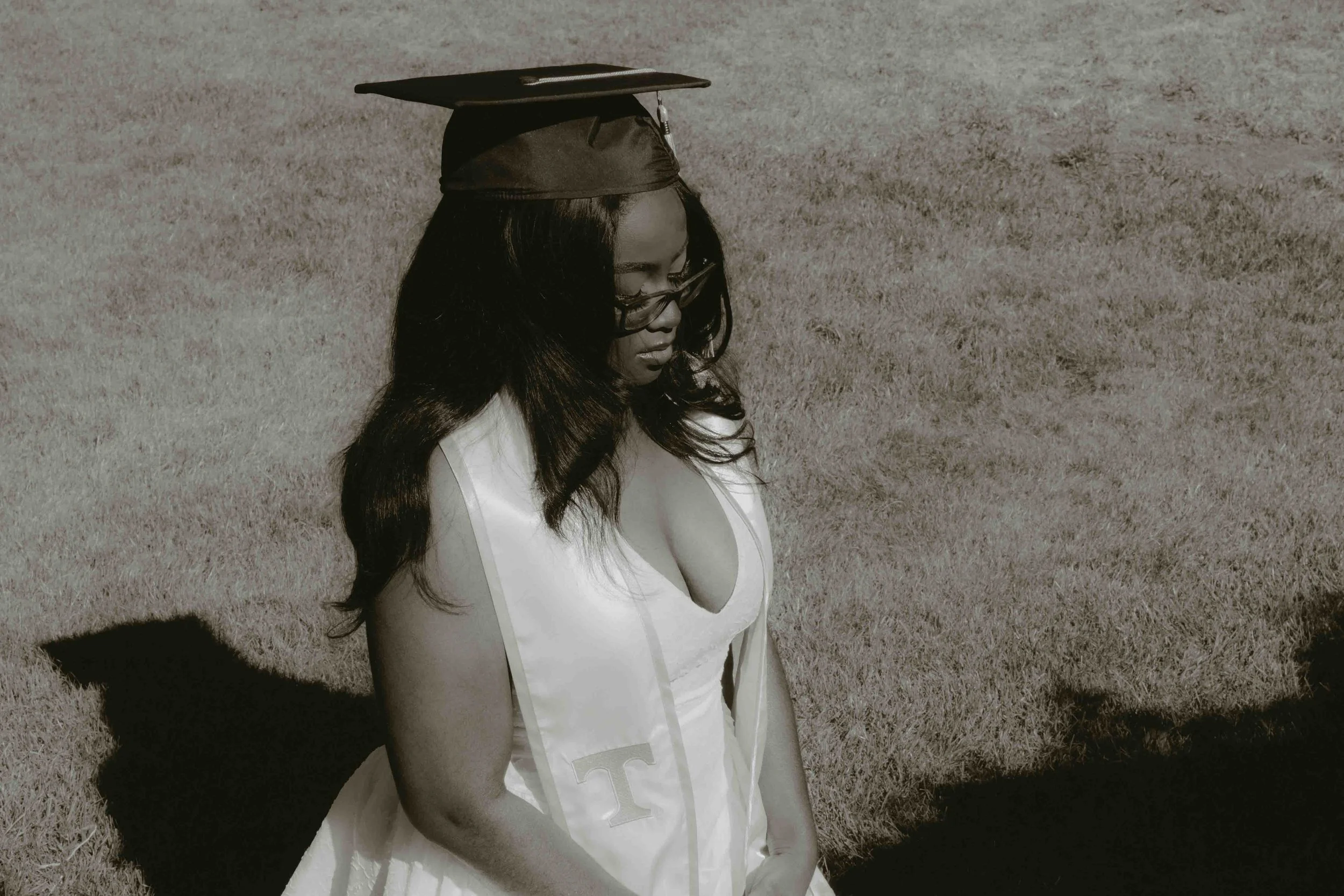 KDPV_P26_051426_Shekinah Pobi Grad Session_Photos_Canon R5C_KD_030.jpg