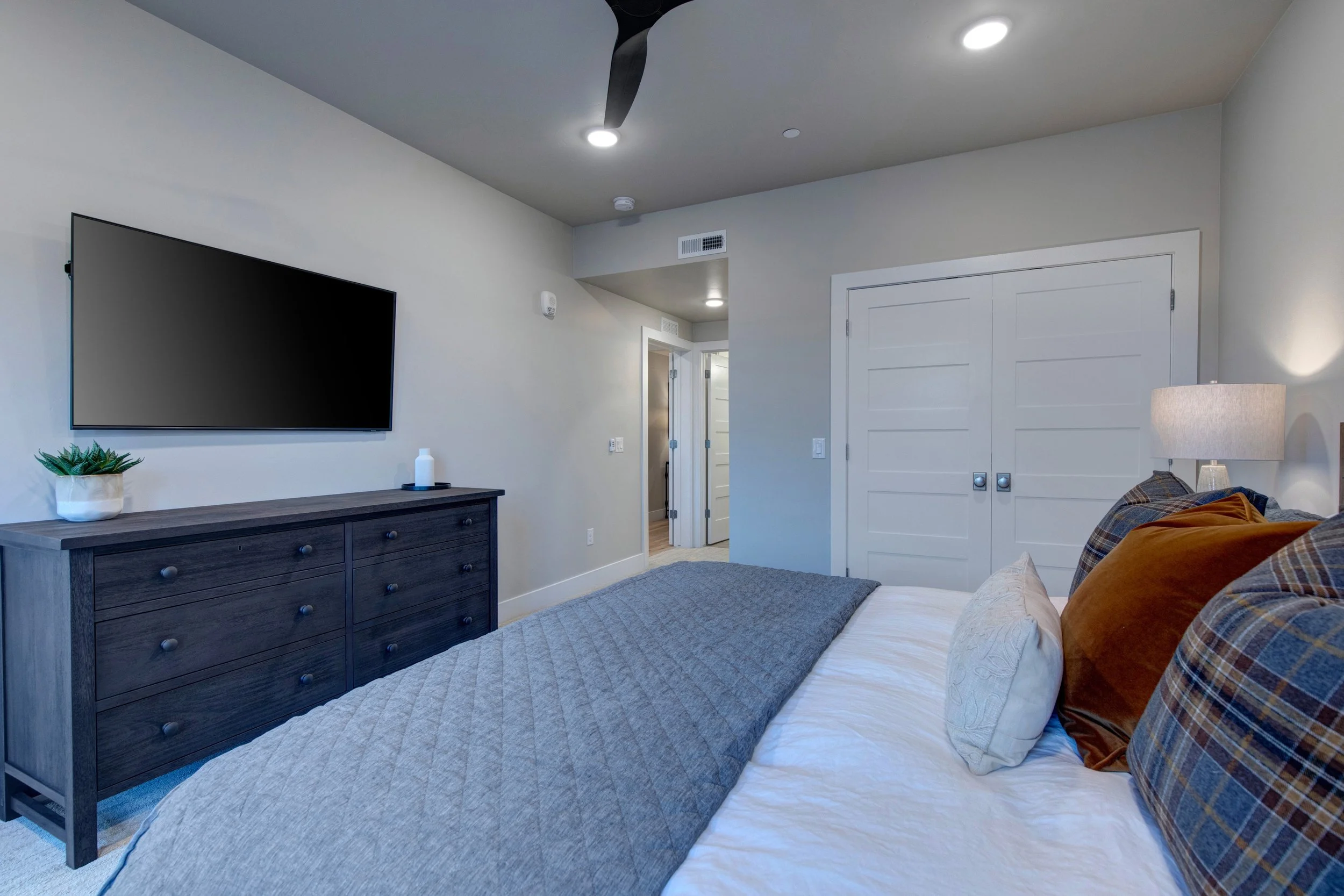 1166 helling Cir. 104_12.jpg