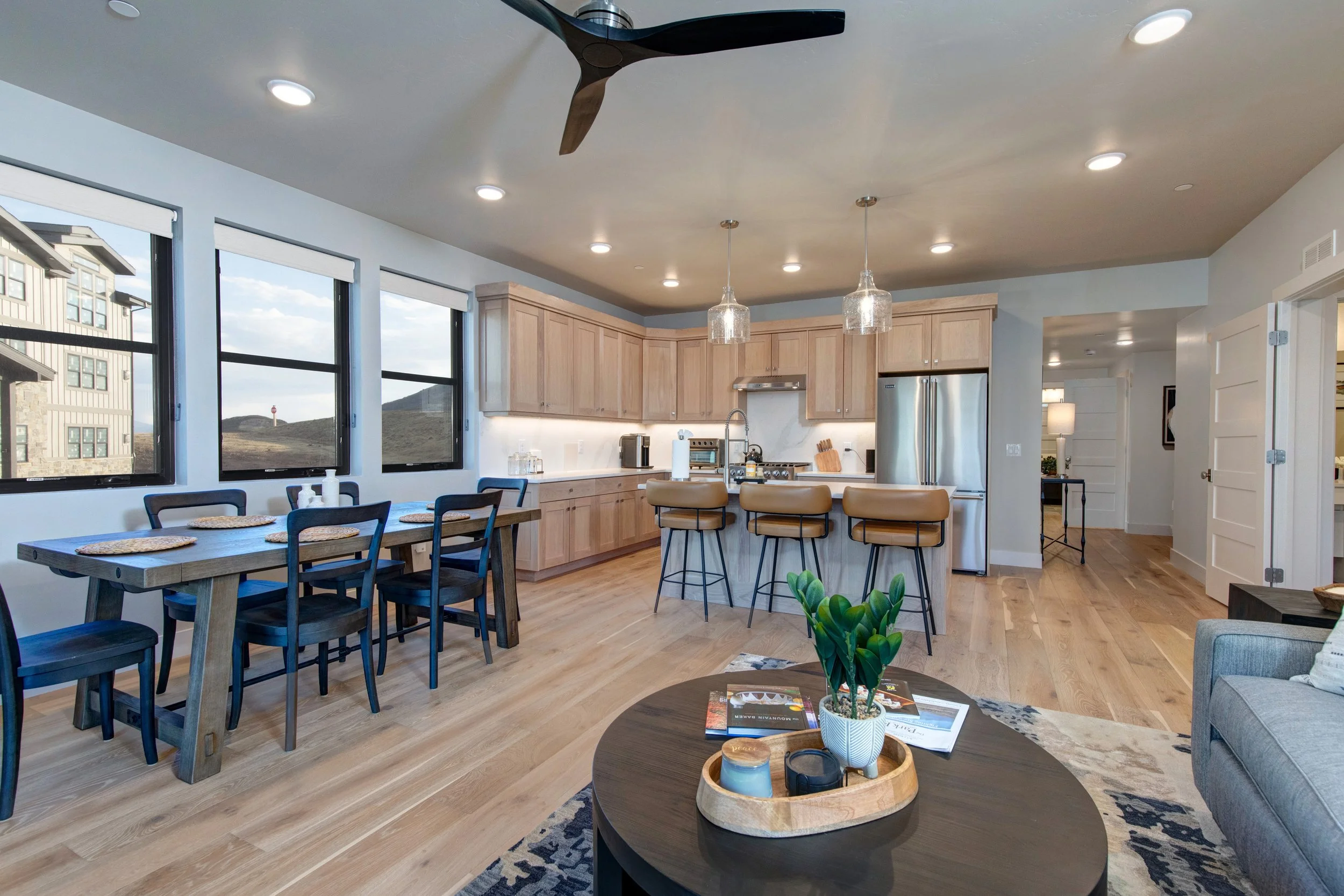 1166 helling Cir. 104_06.jpg