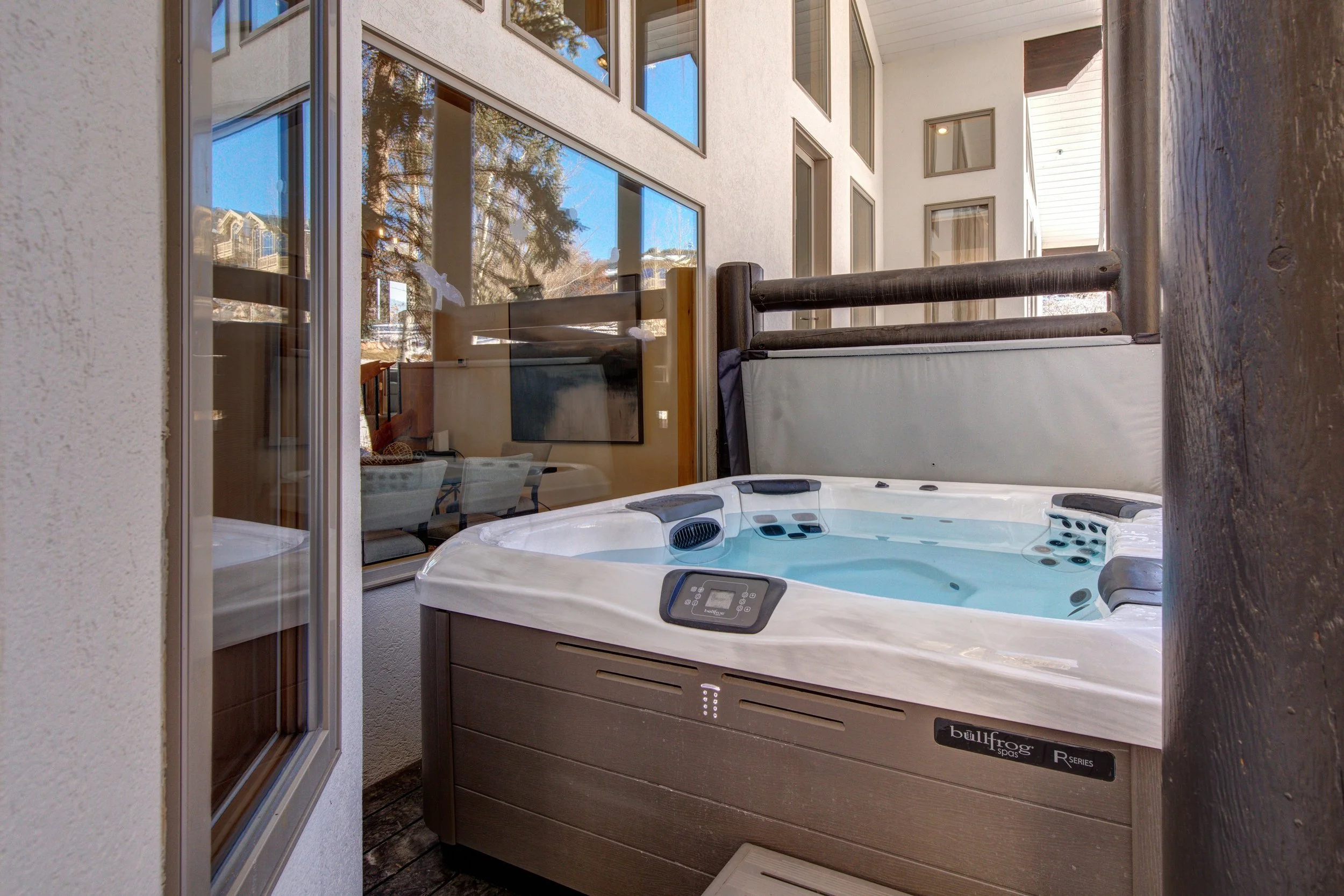 3133 Mountain Ridge Court_03.jpg