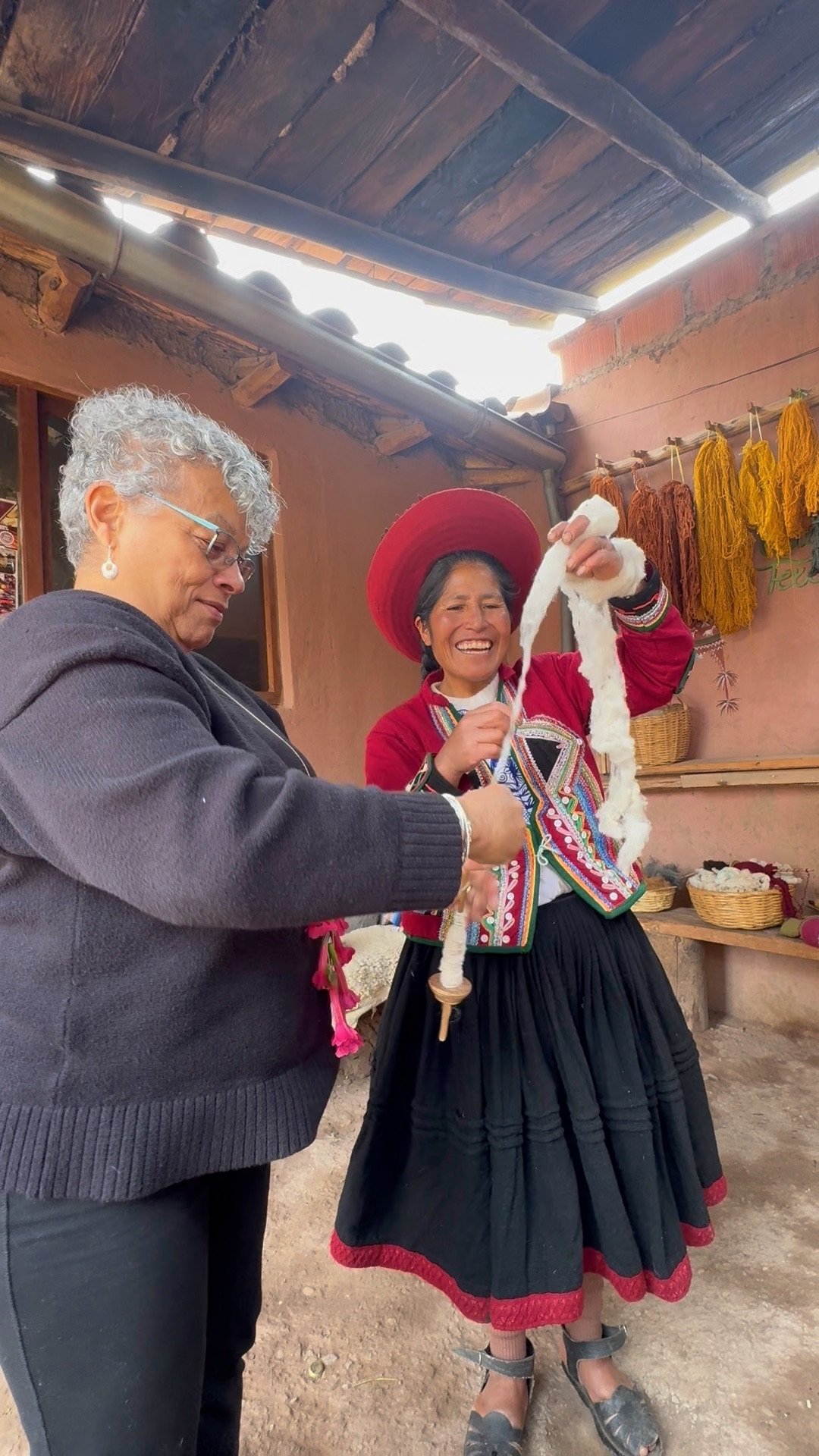 Traditional Andean natural dye and weaving workshop with the women of Pumaq Wasin collective