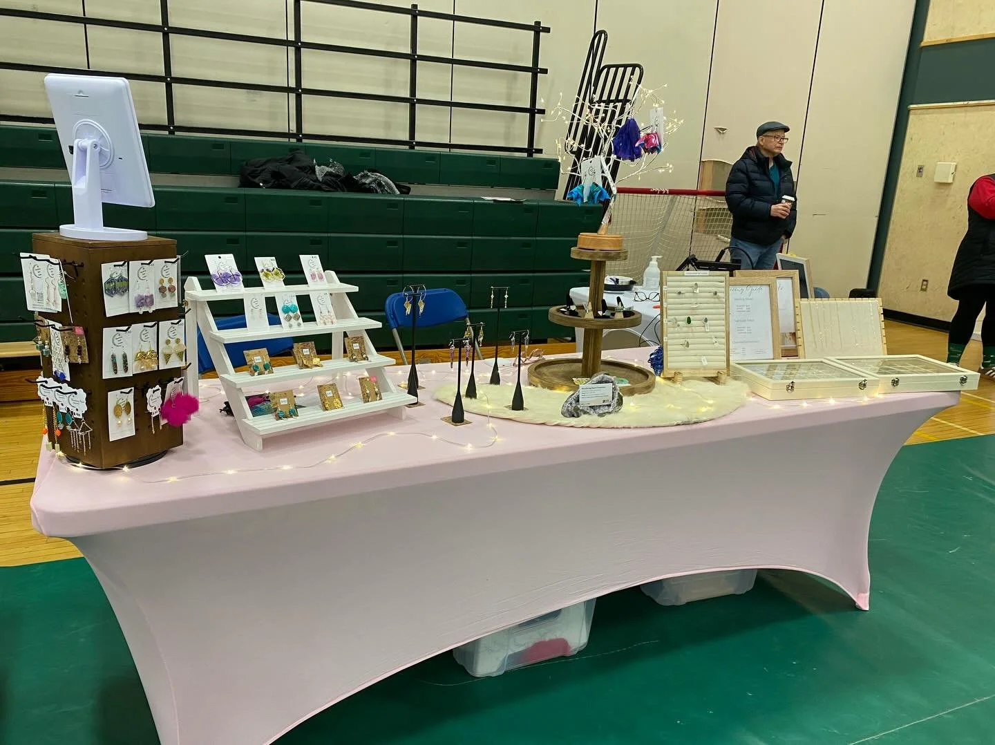 We are all set up at the Weledeh craft sale! There many amazing vendors. We hope to see you! 😍

#yellowknifecraftsale #permanentjewelry #handcraftedjewelry #handcraftedrings