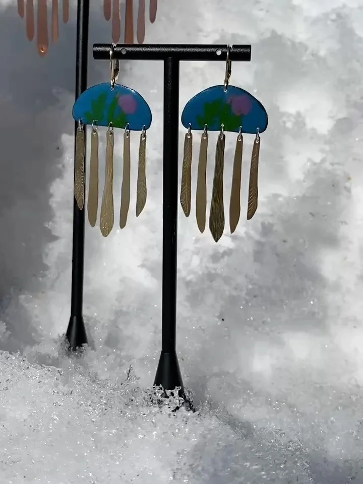 The textured metal collection is almost complete ✨ 

Sawed it, sanded it, hammered it, fired it&hellip; and now they&rsquo;re ready to shine ☀️ 

These babies are bringing the sparkle. 

#handmadejewelry #metalsmith #sparklemore