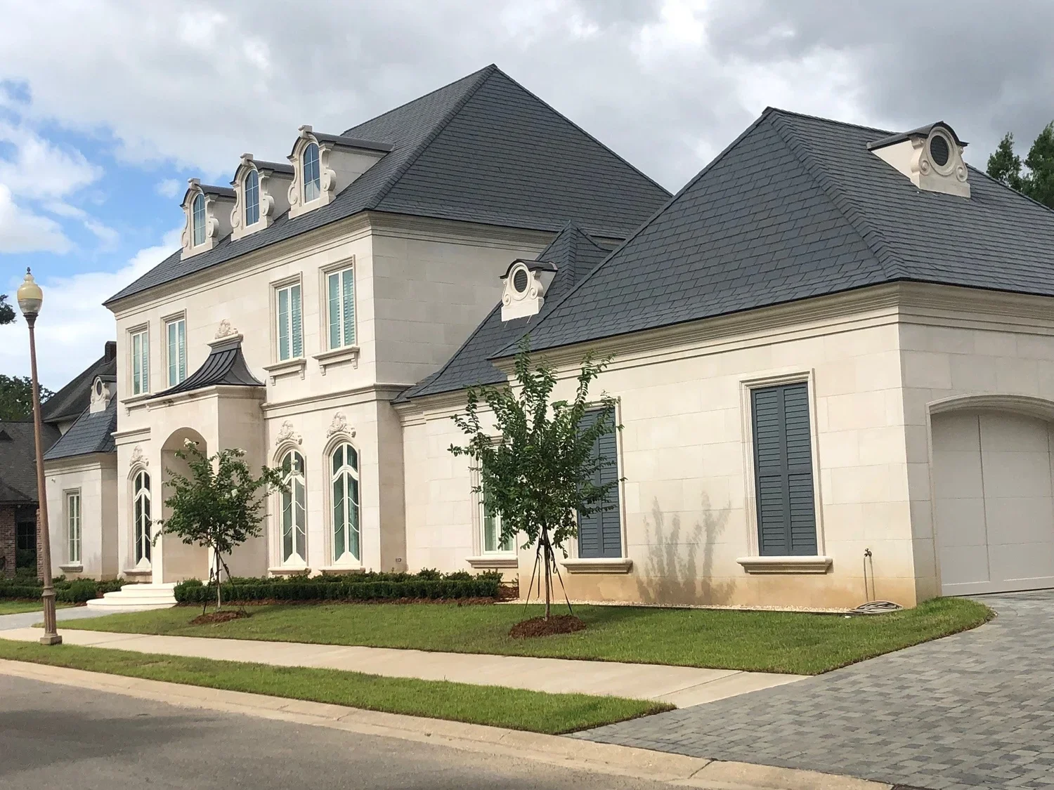 Classical Architectural Elements in Modern Estates