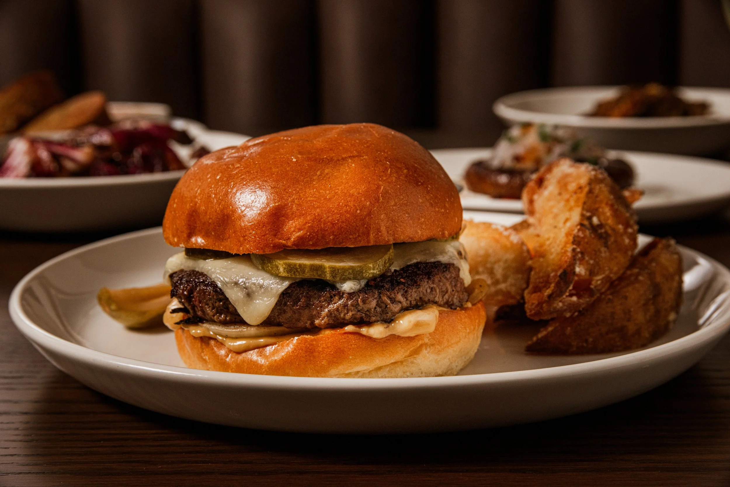 2025-12-21_Ox-Bar_Entree_OBH-Burger_72644.jpg
