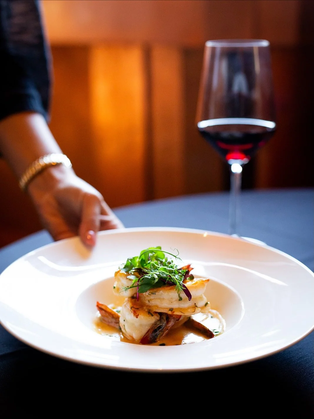 Bright, fresh, and beautifully simple 🍤✨𝗦𝗵𝗿𝗶𝗺𝗽 𝗩𝗲𝗻𝗲𝘇𝗶𝗮𝗻𝗮✨. Served scampi style as antipasti and also available on our front patio menu 🌿

No reservation needed for our front patio.

For indoor dining or dining patio, reservations are