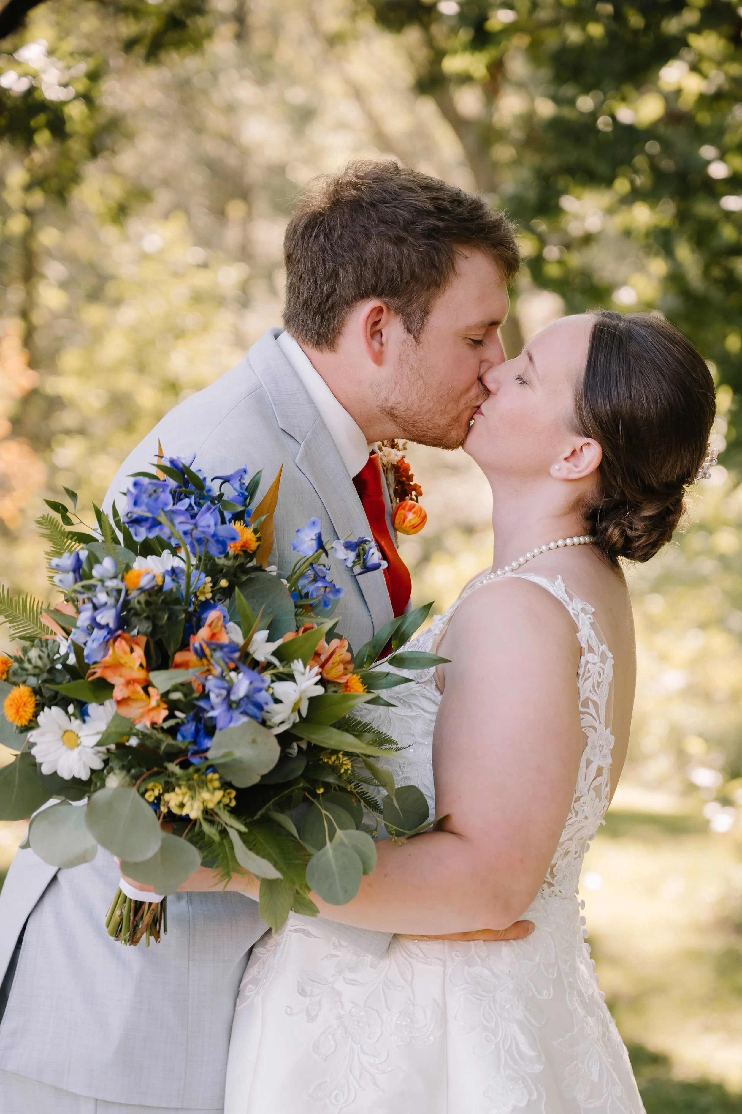 Wedding couple in outdoors