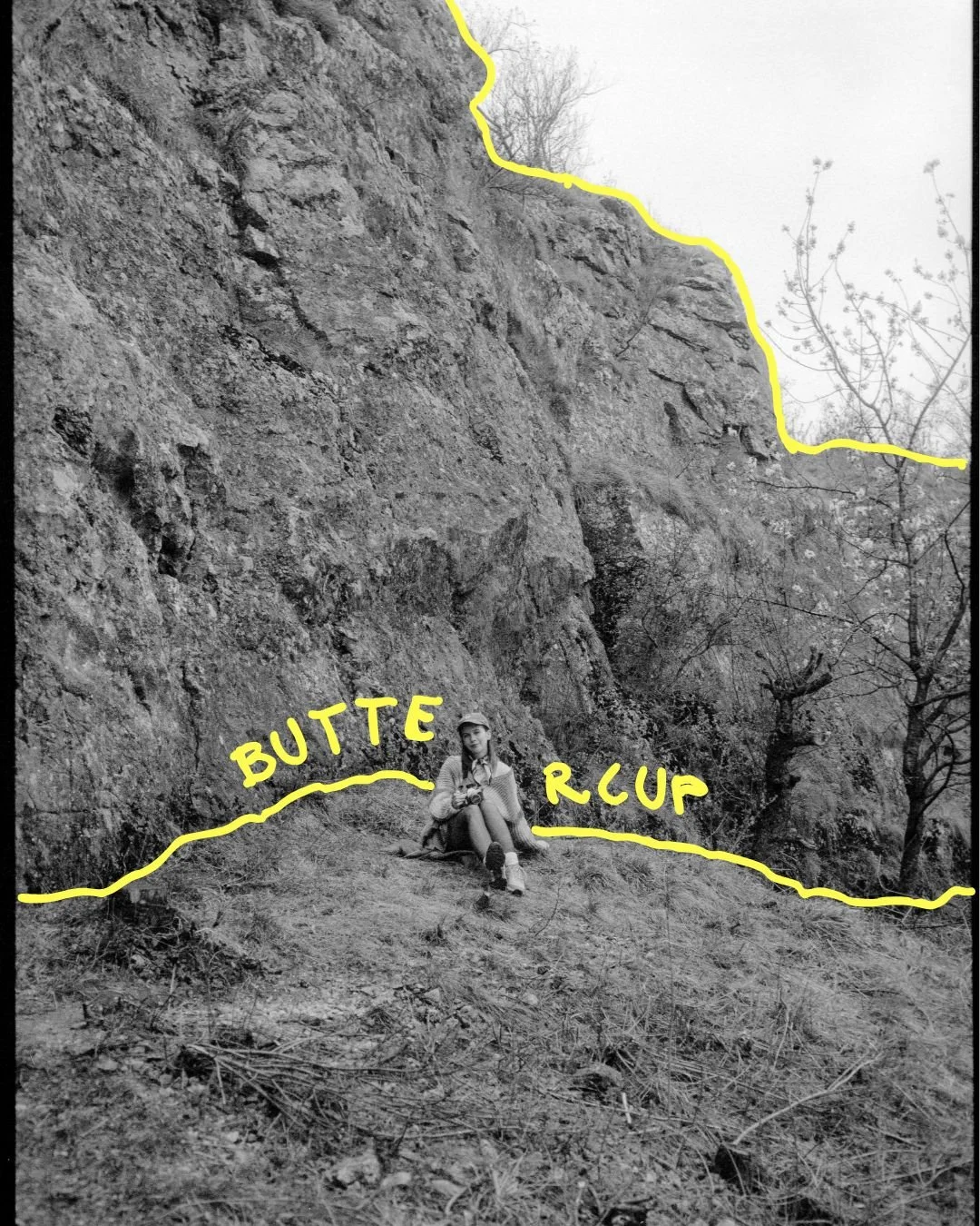 Buttercup is a Czech based analog wedding photographer who combinec film photography with all sort of craft.