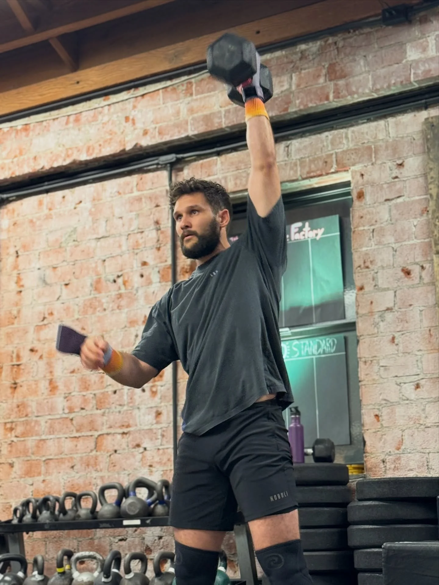 26.2 in the books! Thank you to everyone who came out and made it such a fun night. 

Huge shout out to @mocean.la for coming through and giving complimentary recovery sessions to our members!!!

Thank you to @thornehealth for the samples and all of 