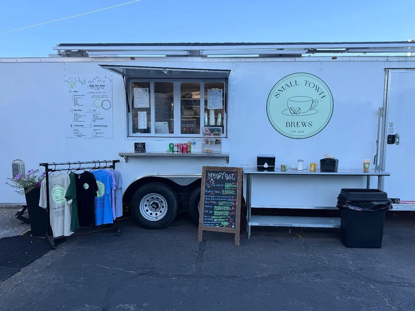 Did you hear!? 👂🏻

We&rsquo;re OPEN every Wednesday from 8AM&ndash;12PM &mdash; perfect for a midweek coffee fix? We&rsquo;ve now got you covered! ☕️✨

Come by, say hi, and let us make your Wednesday a little brighter! 💚

📍5851 Deale Churchton Rd