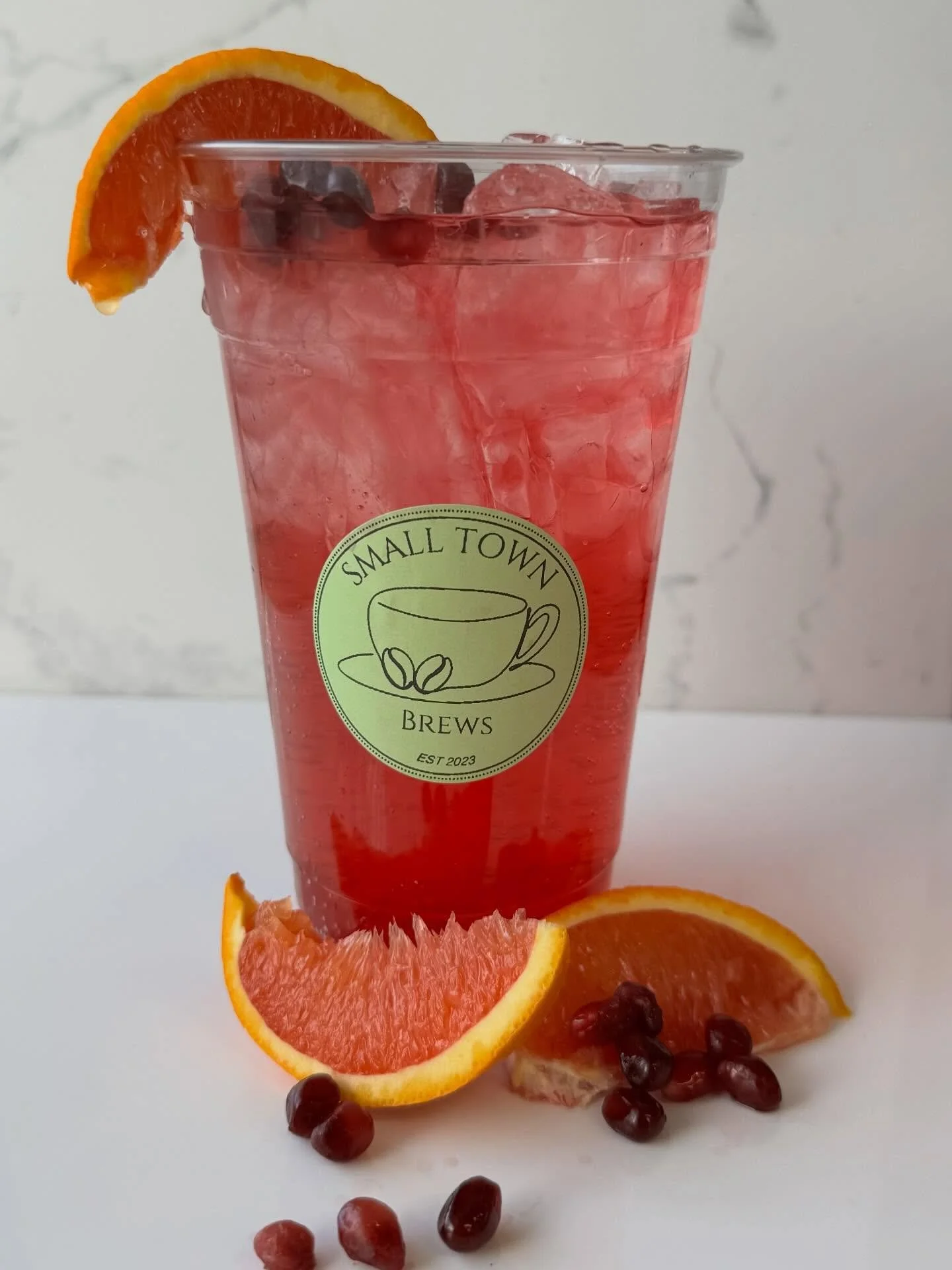 Pomberry Bliss = a new favorite 💗
The pomegranate - blood orange combo outdoes last month&rsquo;s pomegranate-blueberry hit and has us inspired to roll out even more tropical pomegranate drinks this summer. 🌺☀️ 

#smalltownbrews #dealemd #energydri