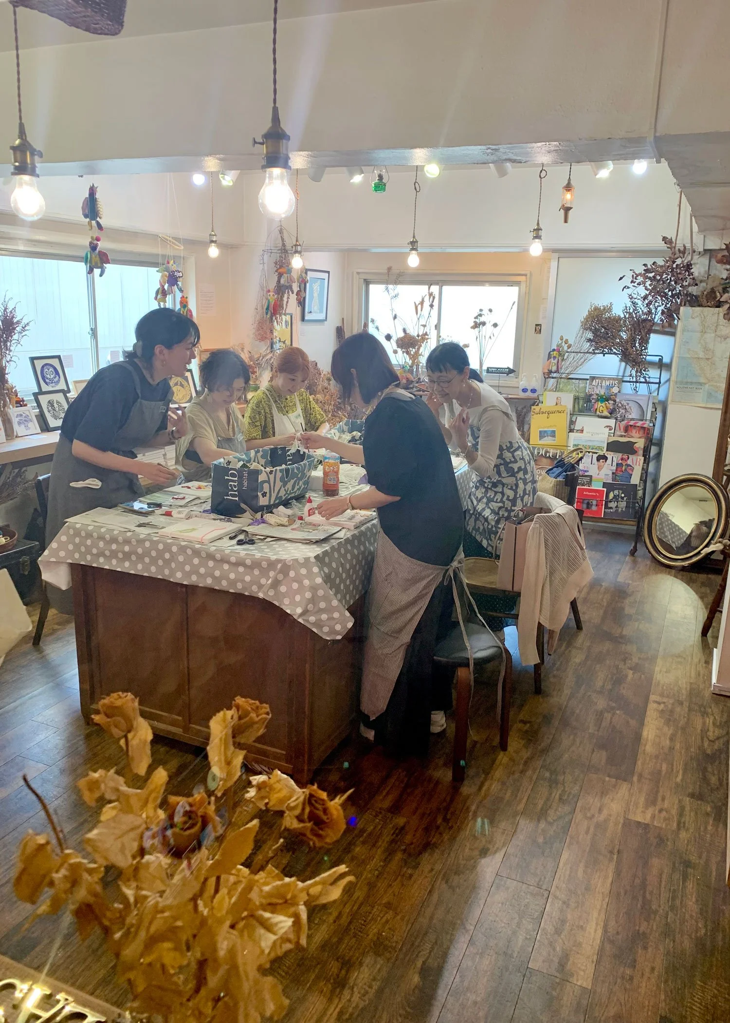 yoshie allan's art workshop image - fabric collage and paint workshop at Yeast gallery space, Shibuya Tokyo Japan.