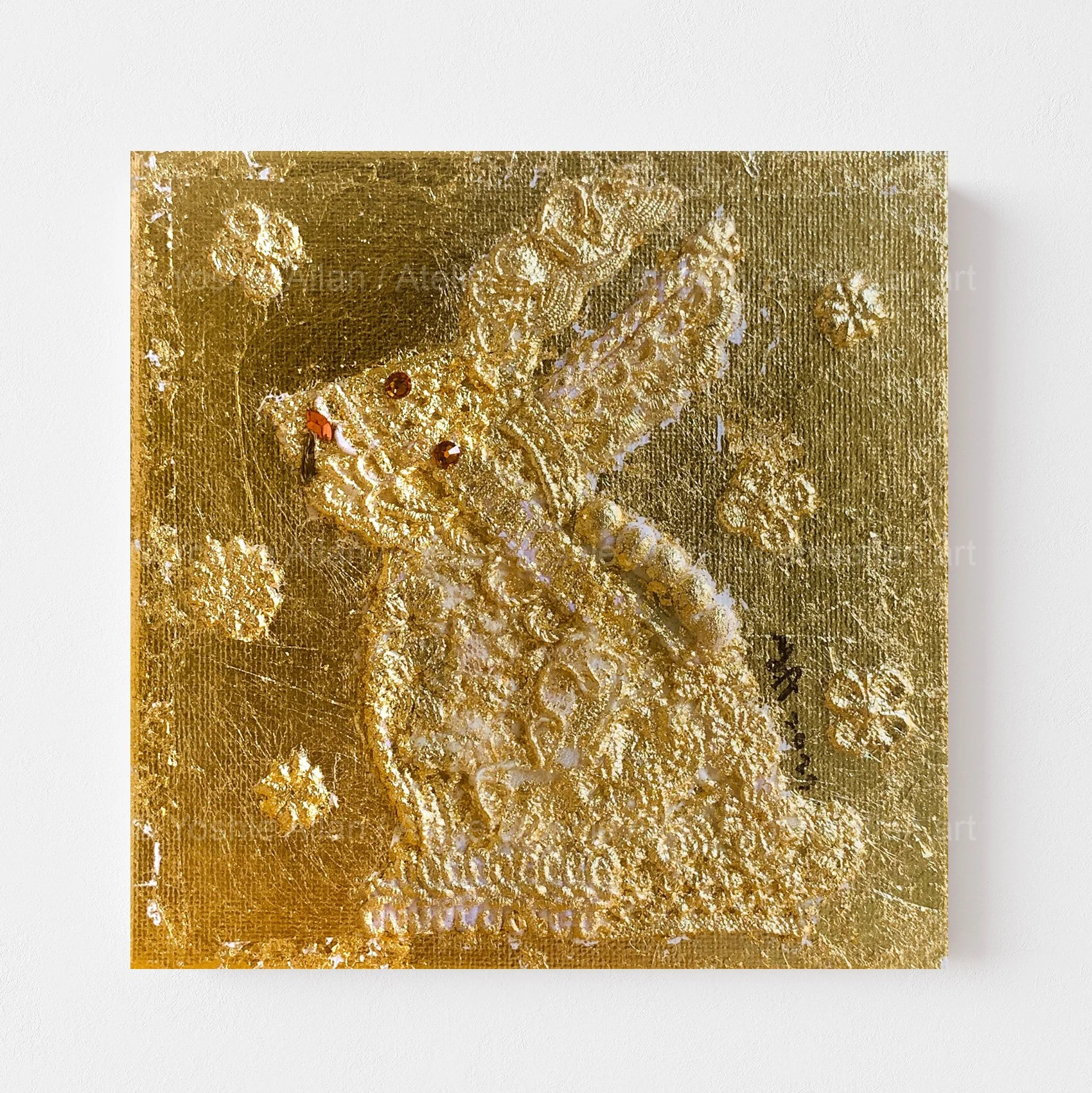 A Rabbit in Gold 「金のうさぎ」15 x 15 x 1 cm