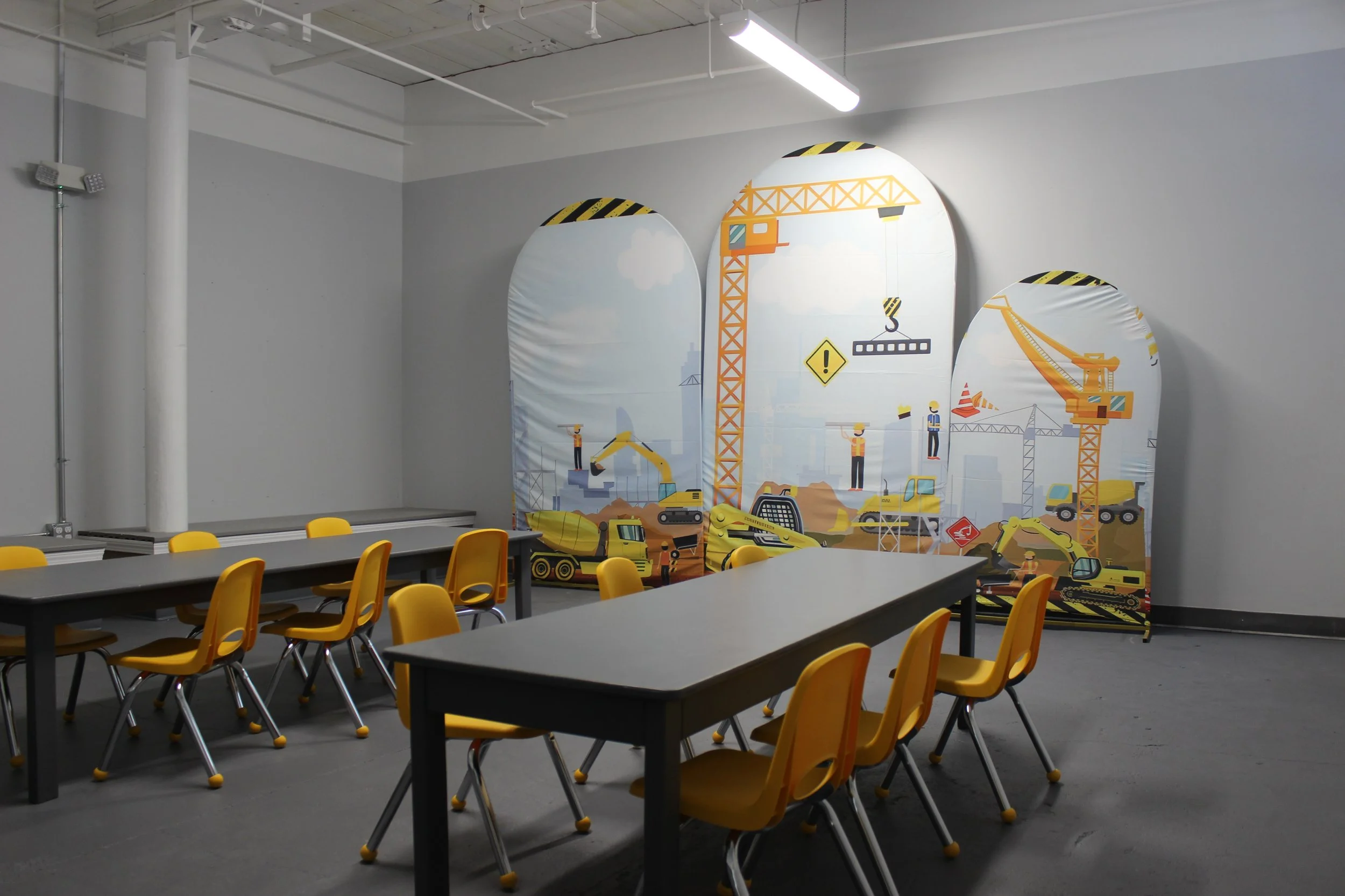 birthday party room construction theme background arch