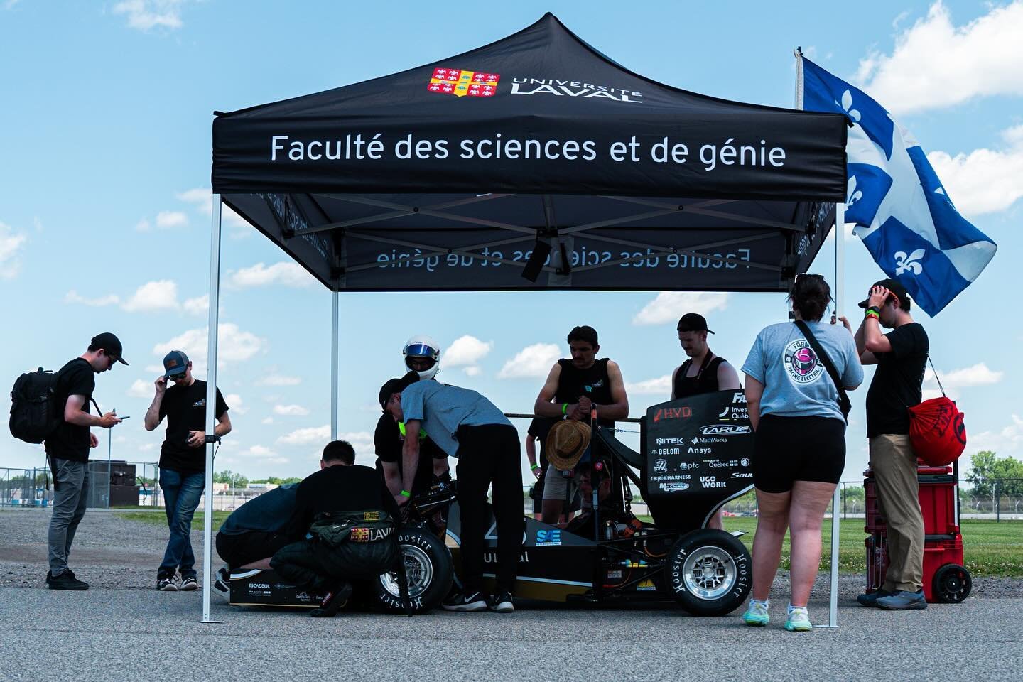 La FormUL vous souhaite une bonne Fête Nationale du Québec! Nous sommes fiers d’être ambassadeurs d’ingénierie québécoise lors de nos compétitions💙
