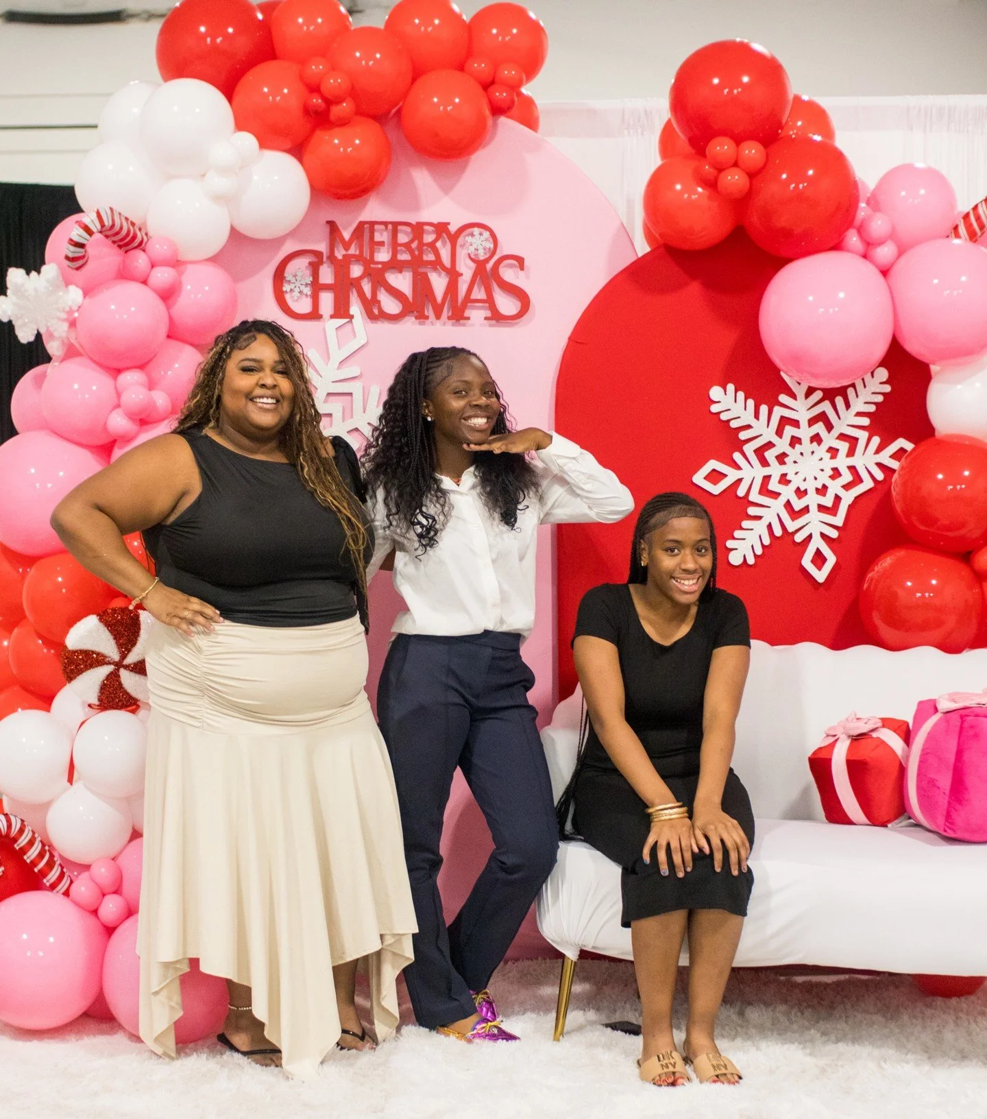 🎄✨ Holiday Sneak Peek! ✨🎄
Our photos are coming in slowly but surely&hellip; and they are BEAUTIFUL! 😍💖

🥰 We can&rsquo;t wait to share everyone&rsquo;s festive moments from our TCGC Holiday Celebration. 📸✨ Keep an eye out &mdash; your images a