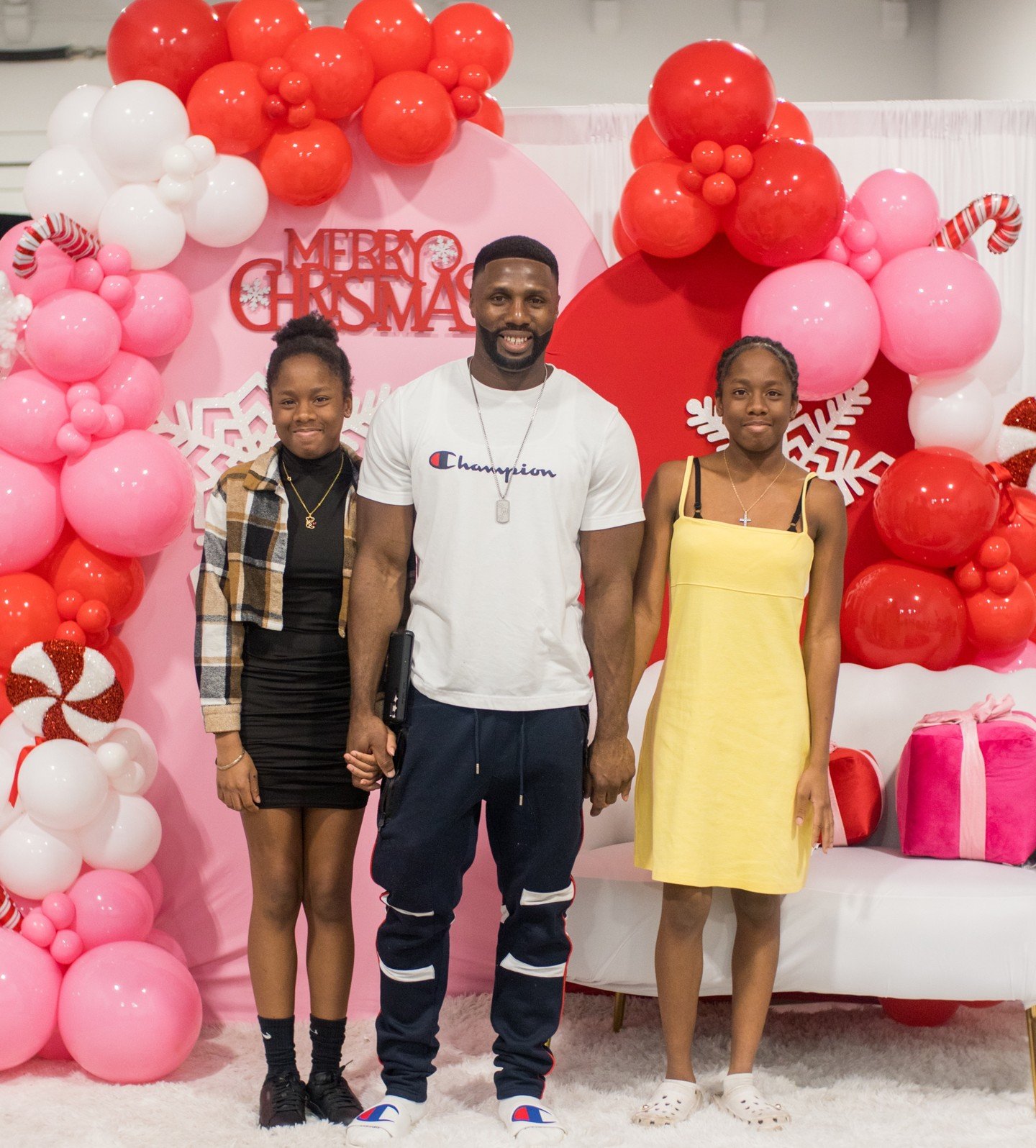 💫 This holiday season reminded us why our work matters.
Our girls walked into our Holiday Gathering with joy, confidence, and the support of their families surrounding them.

💛 Moments like these are made possible by people who believe in the power