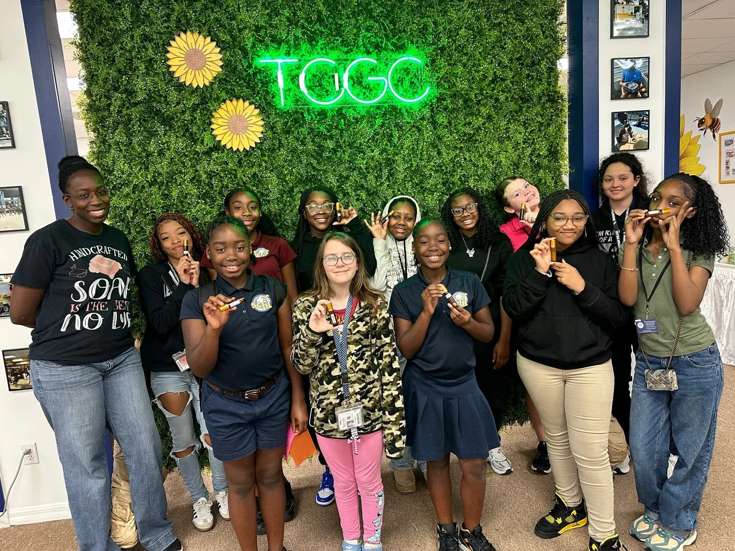✨ A scent-sational experience! ✨

We had the absolute pleasure of welcoming Bridget Hall Jackman, Esq., who treated our girls to a hands-on perfume-making experience they loved! 

From blending notes to creating a signature scent, the girls were full
