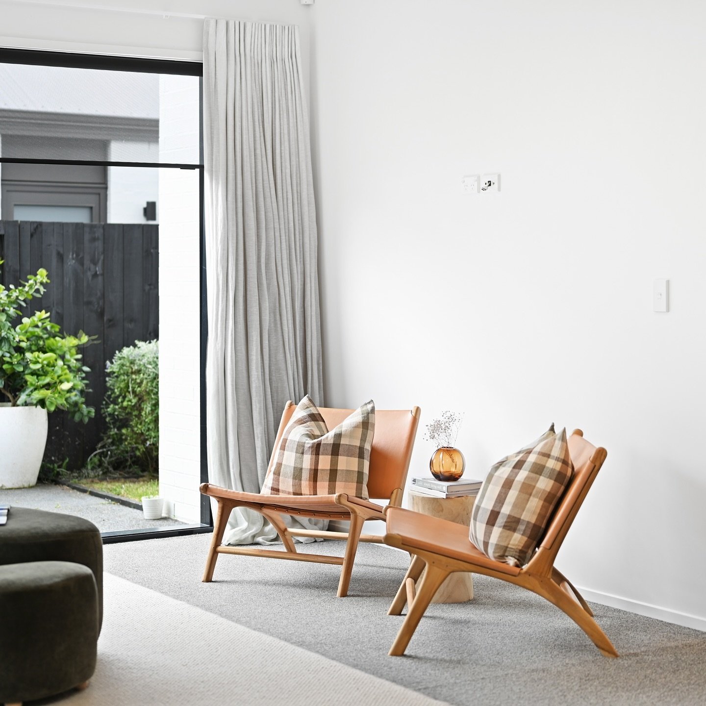 As we head into summer, our bookings are filling up faster than ever! Secure your spot now to get the best value real estate photography in Hamilton. Don&rsquo;t miss out on showcasing your property at its best! 📸🏡