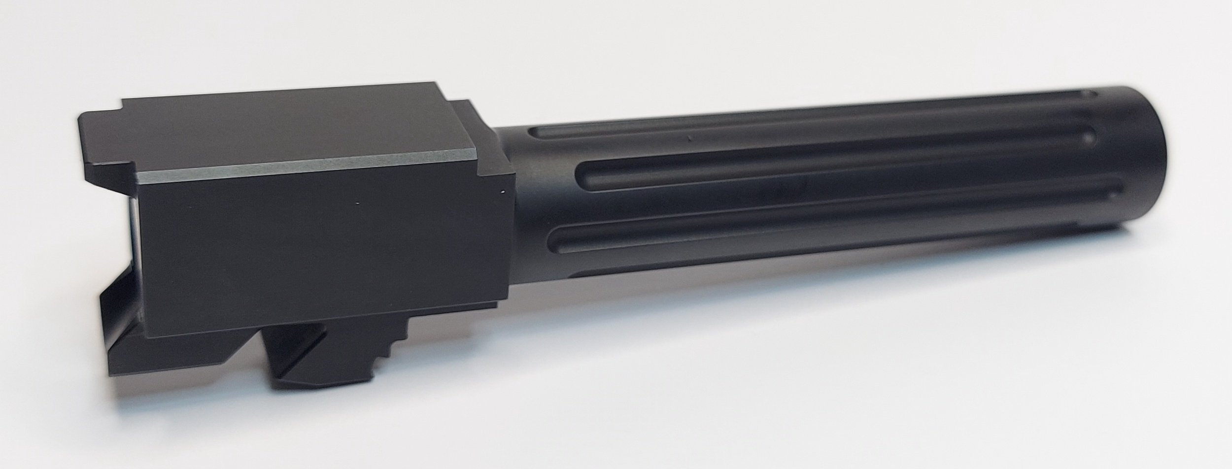 Black Straight Fluted Flush and Crown-Cut