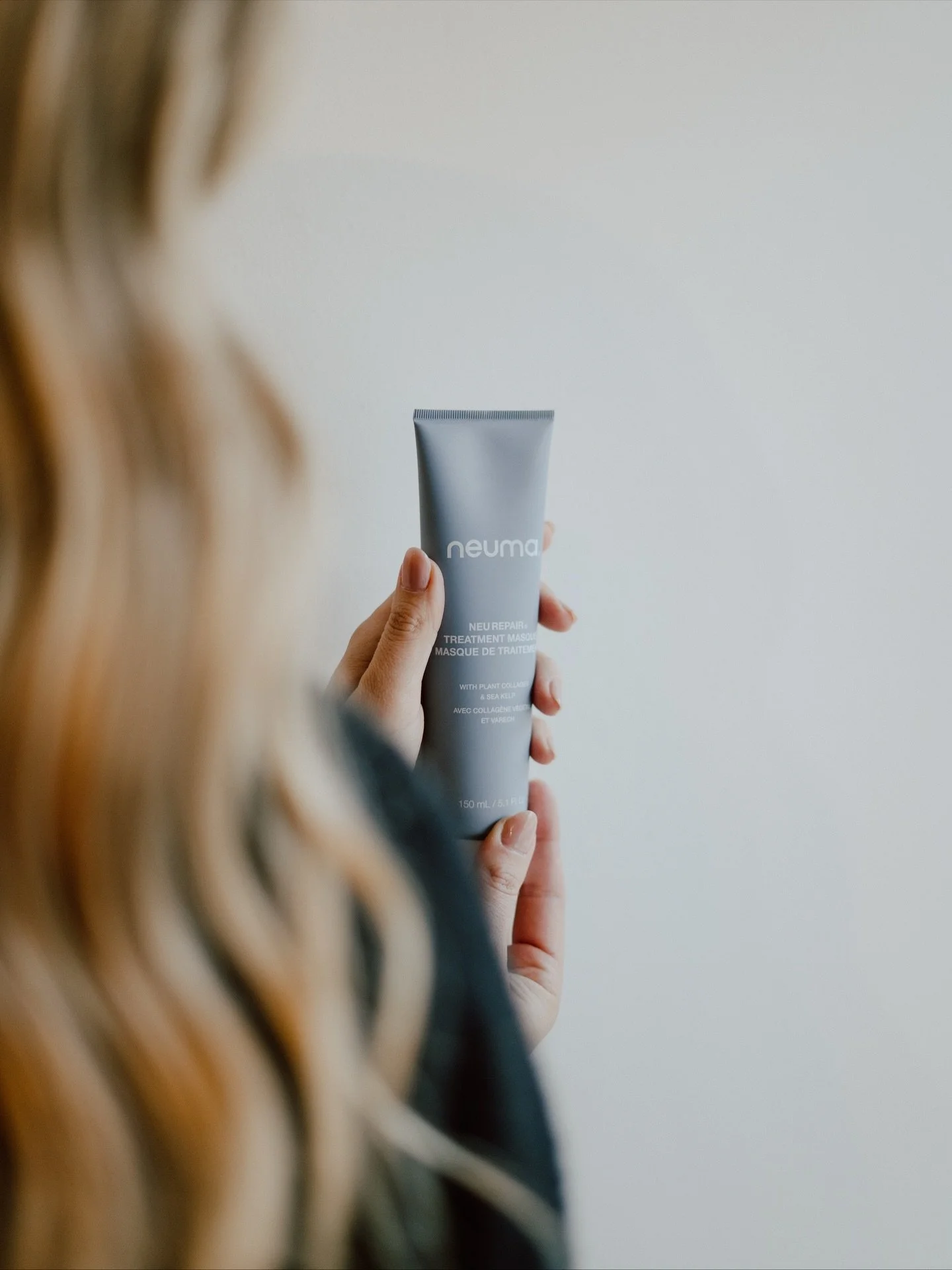 One of our favourite brands that we carry here at the Studio @neumabeauty 🤍 
Why? Neuma is built on clean, sustainable ingredients that actually perform. Their formulas are free from harsh chemicals, safe for sensitive scalps, and designed to keep y