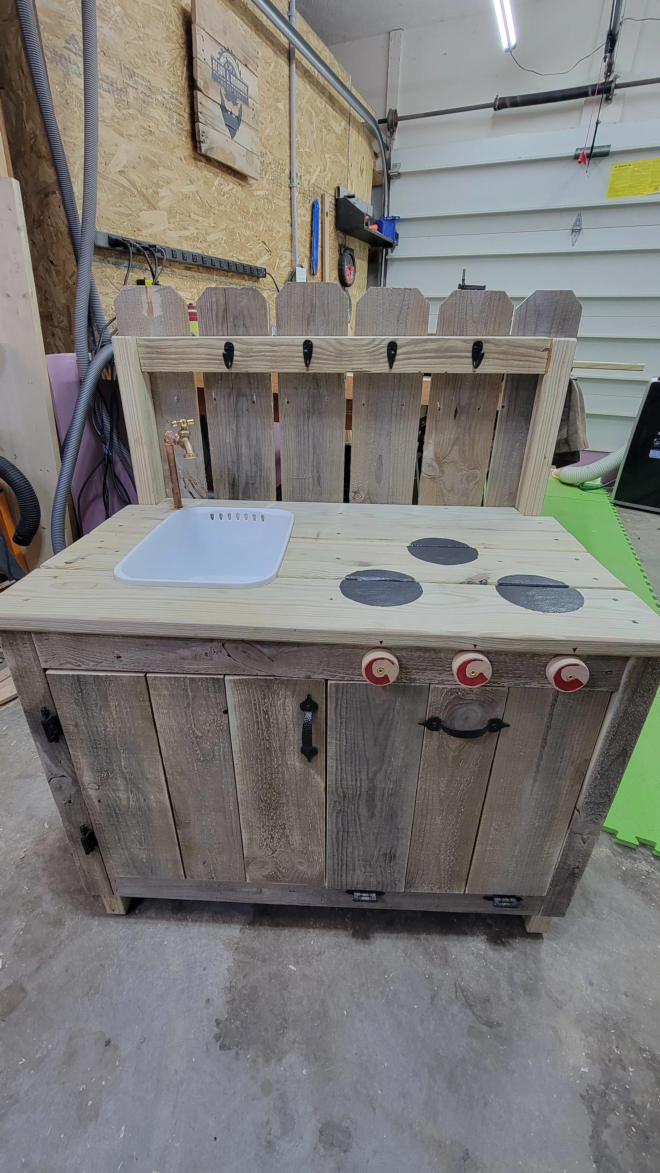 Children's Outdoor Mud Kitchen