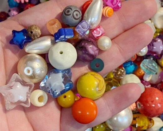 beads in paw.jpg