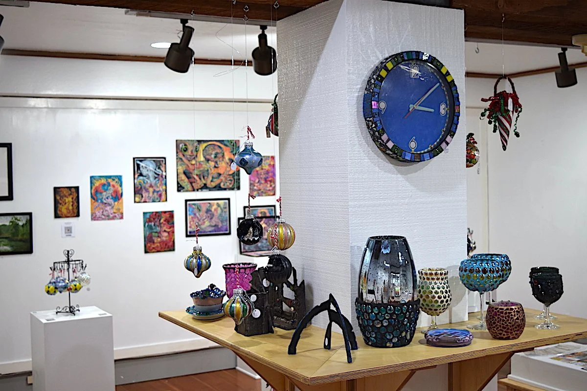 Helena Williams - Beaded glasswork. Moxie Saturday - Illustrations