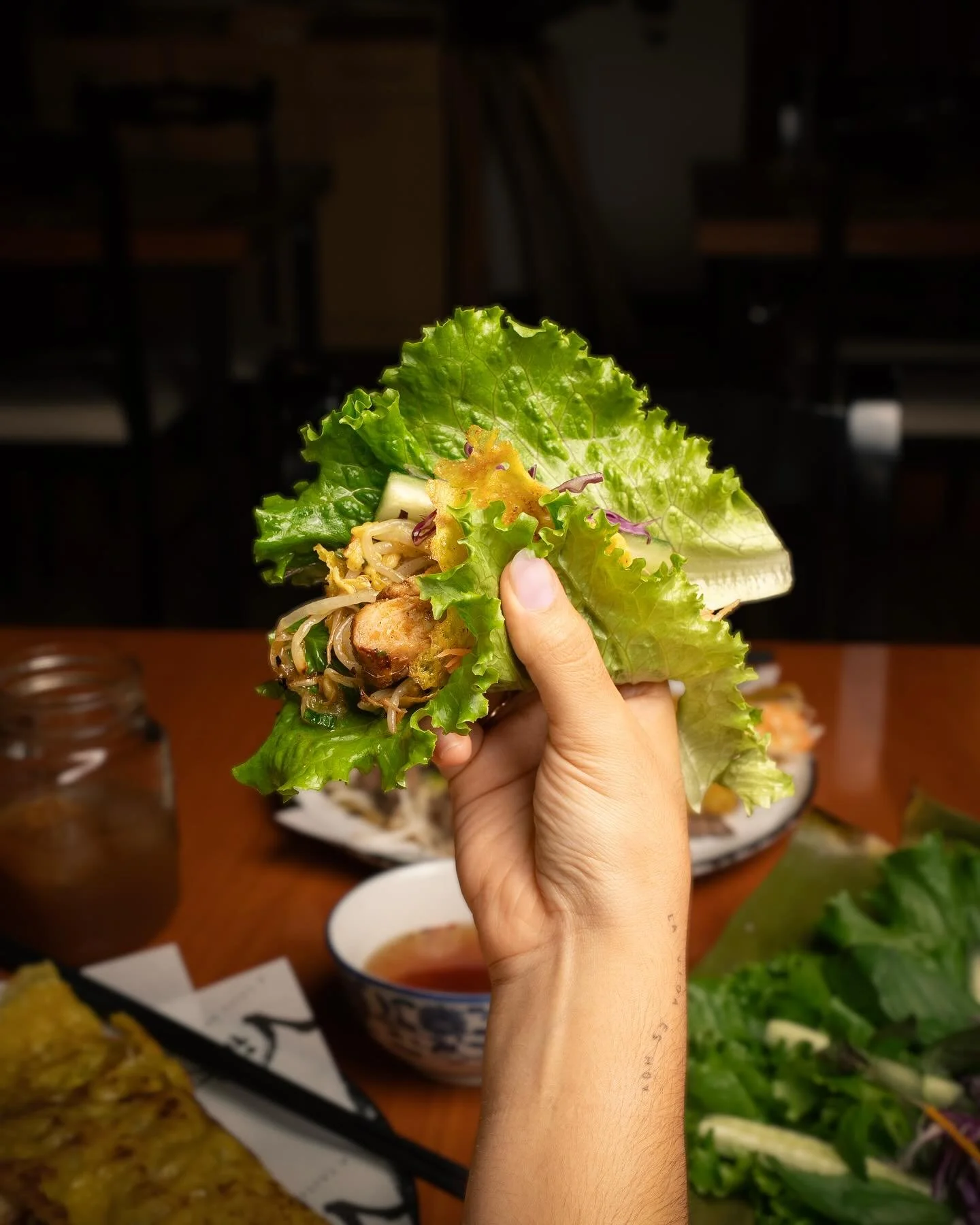 Nuevo ingreso en Viet! Crujiente por fuera, suave por dentro y lleno de sabor, los B&aacute;nh X&egrave;o🥢

Una crepe vietnamita con todo lo que te gusta: verduras frescas, prote&iacute;na a elecci&oacute;n y ese toque que solo Viet sabe dar.

&ique