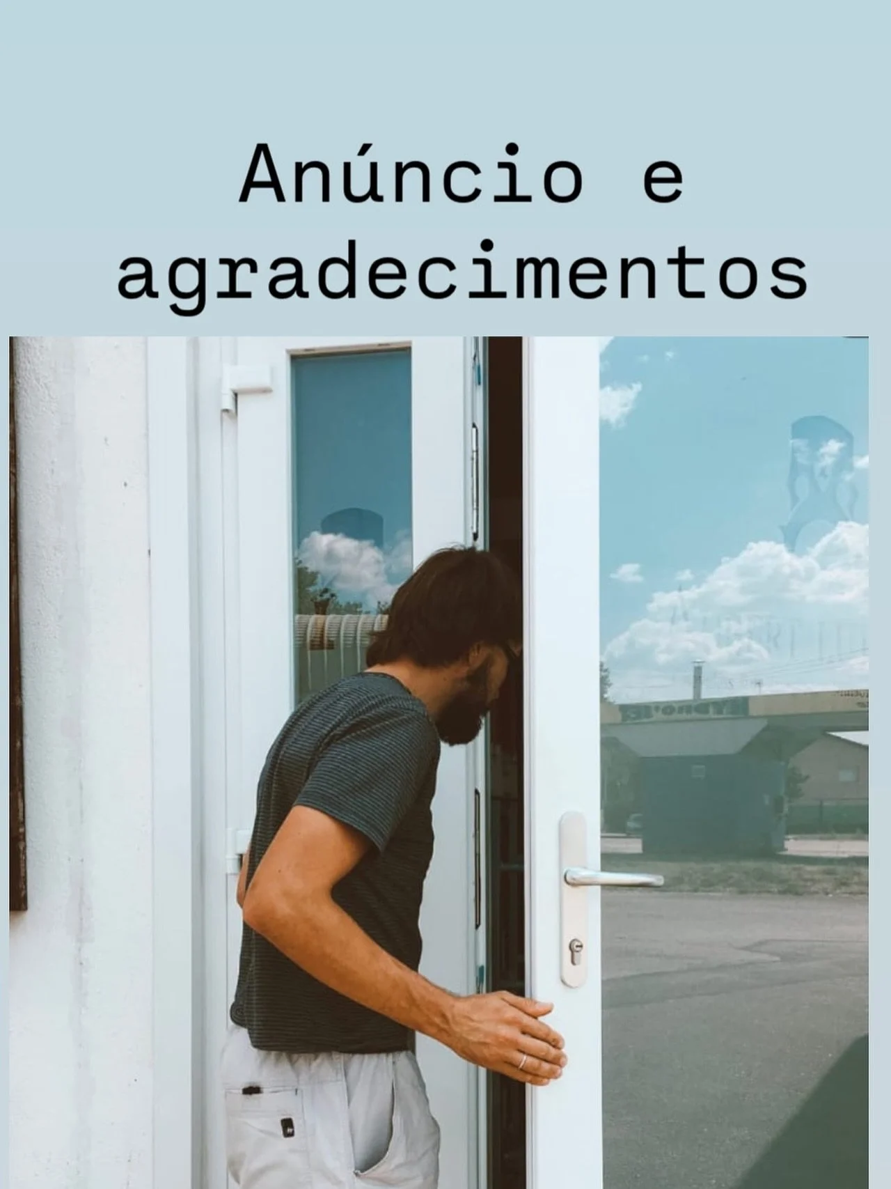 Caros clientes e amigos m&uacute;sicos do Brasil. N&atilde;o poderia deixar de vir aqui e atualizar a todos sobre meu novo trabalho. Ainda n&atilde;o posso detalhar , por quest&otilde;es contratuais. 
.
Essa foto foi tirada em 2018 na Aubert Lutherie