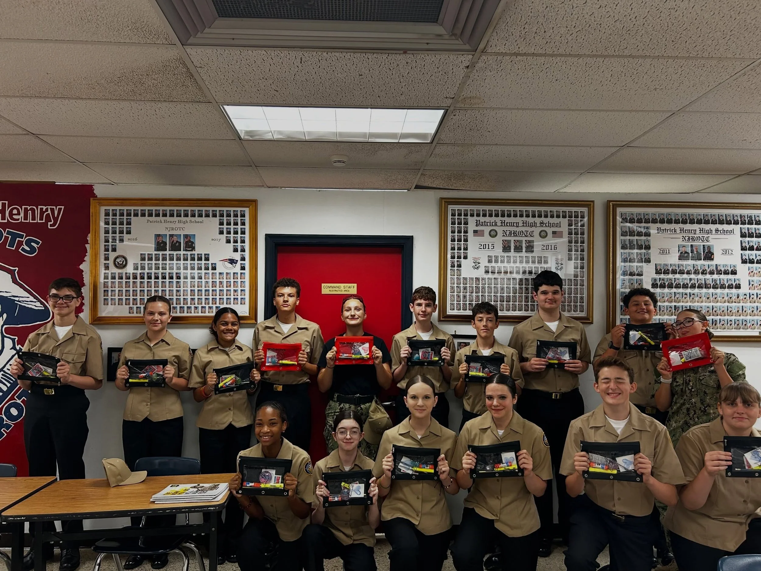 ✏️ Packed with a little extra care for back-to-school! 🎒💙

Patrick Henry High School NJROTC @phnjrotc helped prepare pencil pouches for students at Ashland Elementary School, each packed with a pencil, highlighter, encouraging note, One Small Chanc