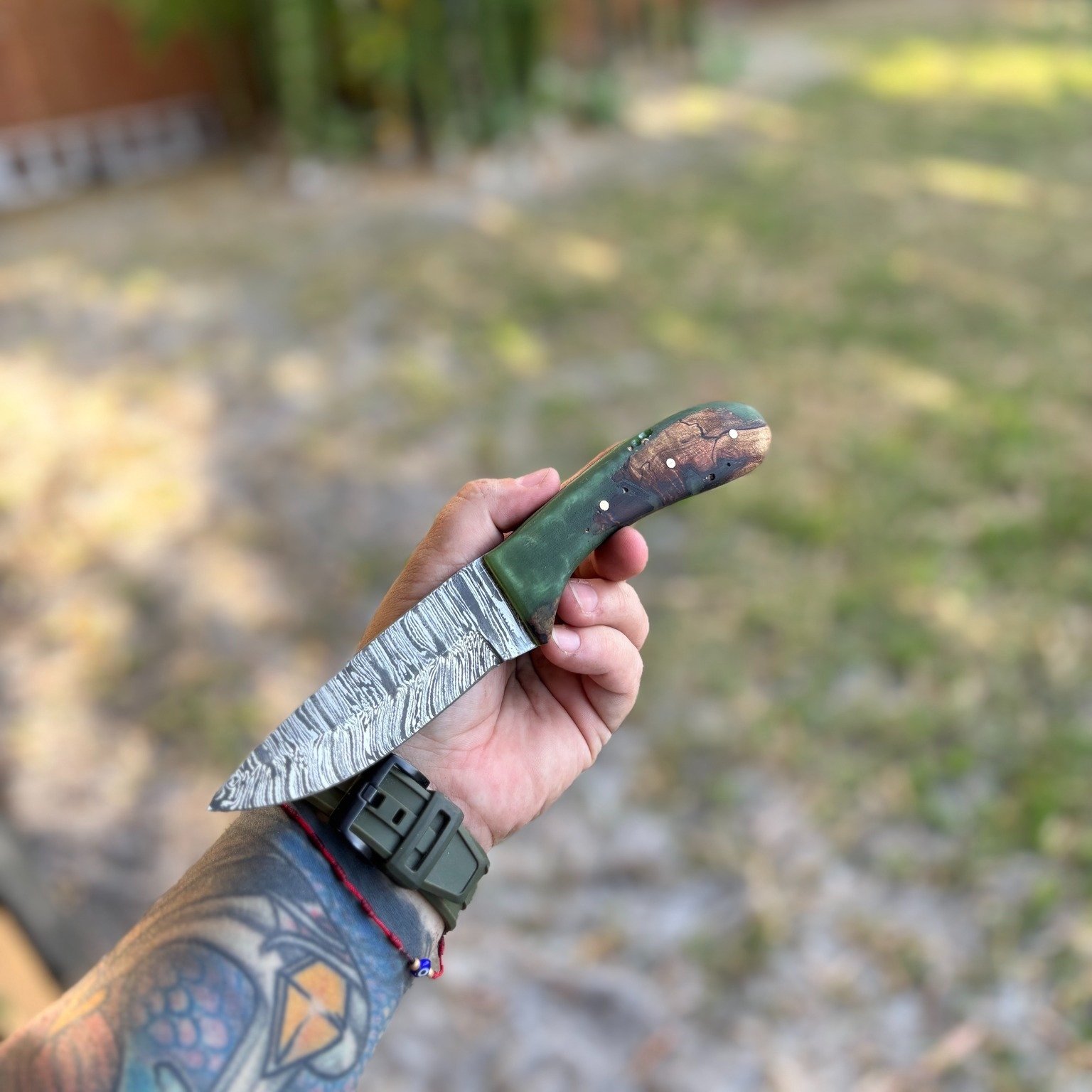 I’m excited to announce I’ll be making a limited batch of 10 custom knives. Each one will feature a unique epoxy and wood handle in different colors, and come with a handcrafted leather sheath.
Want to claim one? Message me to get on the