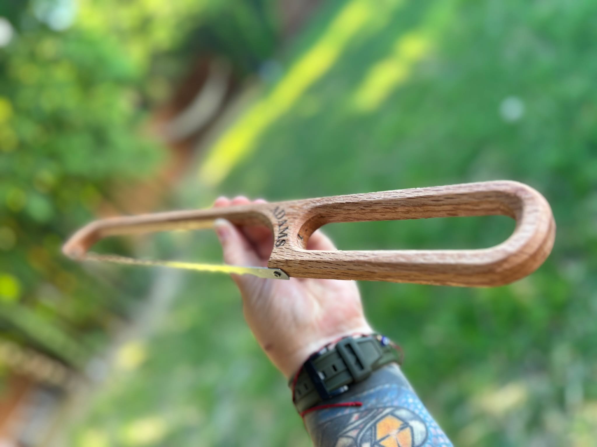 🔪 For the bread lovers — this handcrafted white oak bread bow knife is made to glide through even the crustiest loaf with ease. Elegant, ergonomic, and custom engraved, it’s the perfect tool for your kitchen or charcuterie board. 🍞✨
Th