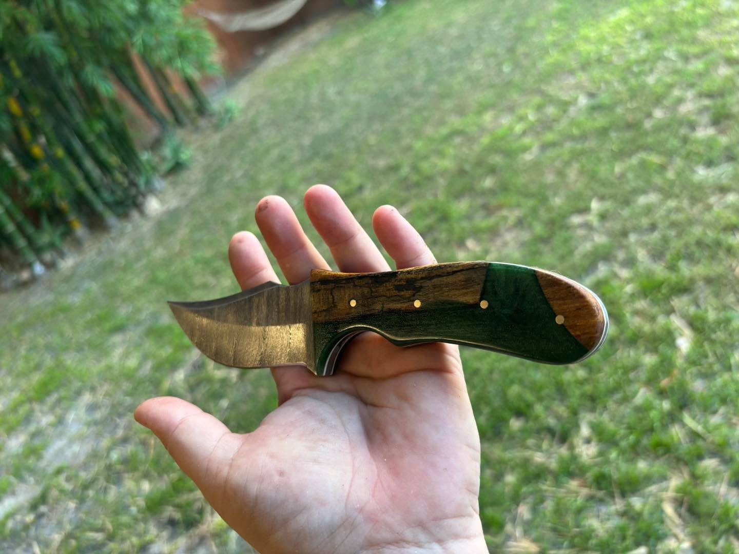 Had someone reach out about a custom knife for their husband's birthday and it seriously made my day! 🥹 I'm so thankful that people love this craft and trust me to create something special. Every custom piece means the world to me—and it&rsquo