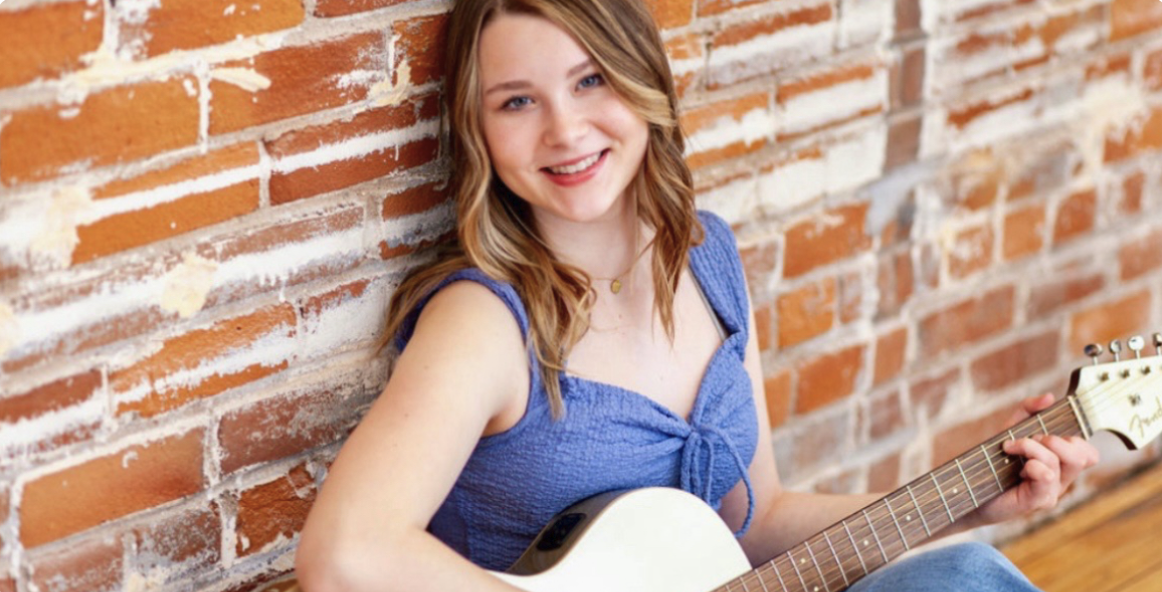 Calianna Caroline | Music on the Patio