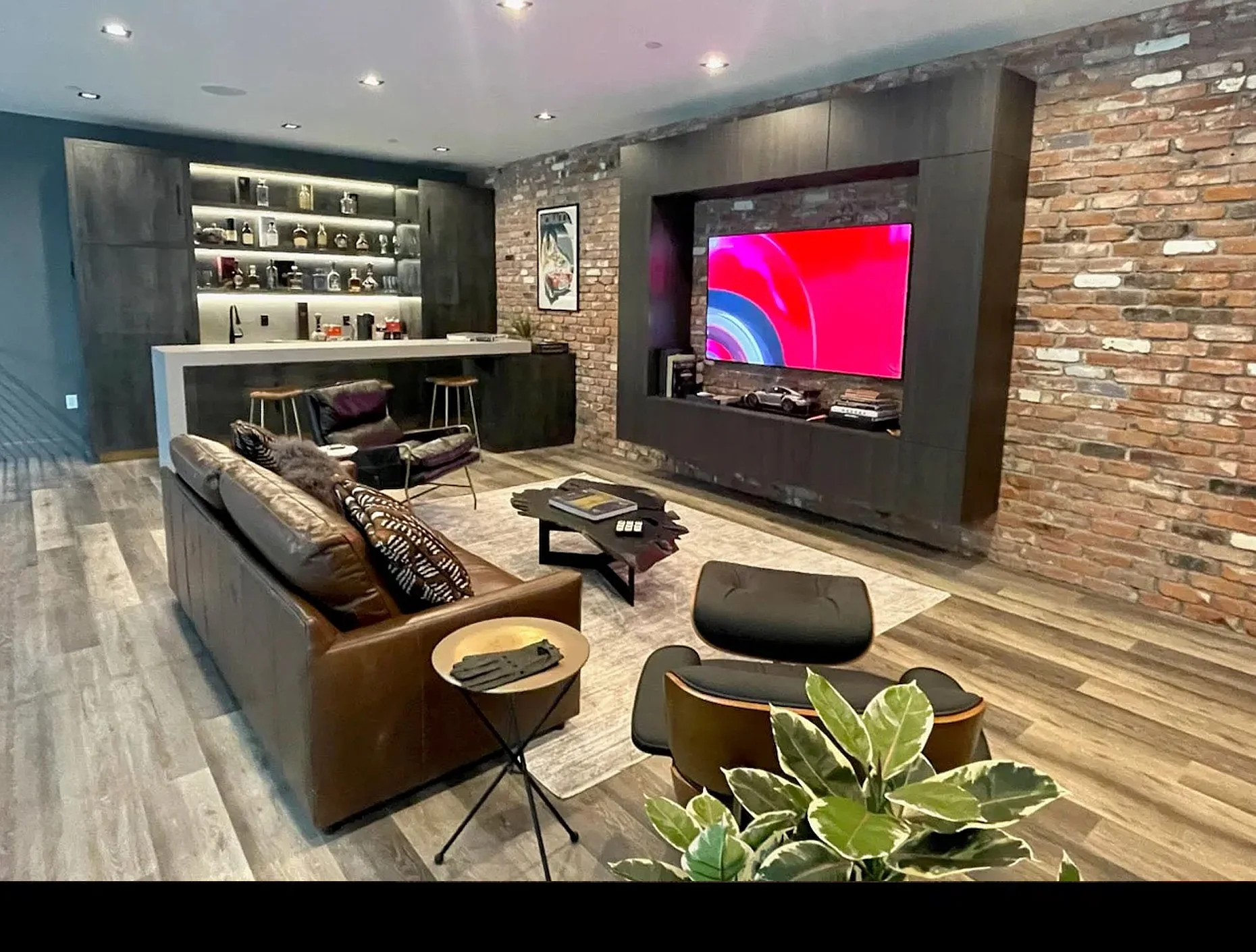  The entertainment loft in a car condo at the Costa Mesa facility. (Courtesy of Finish Line Auto Club) 