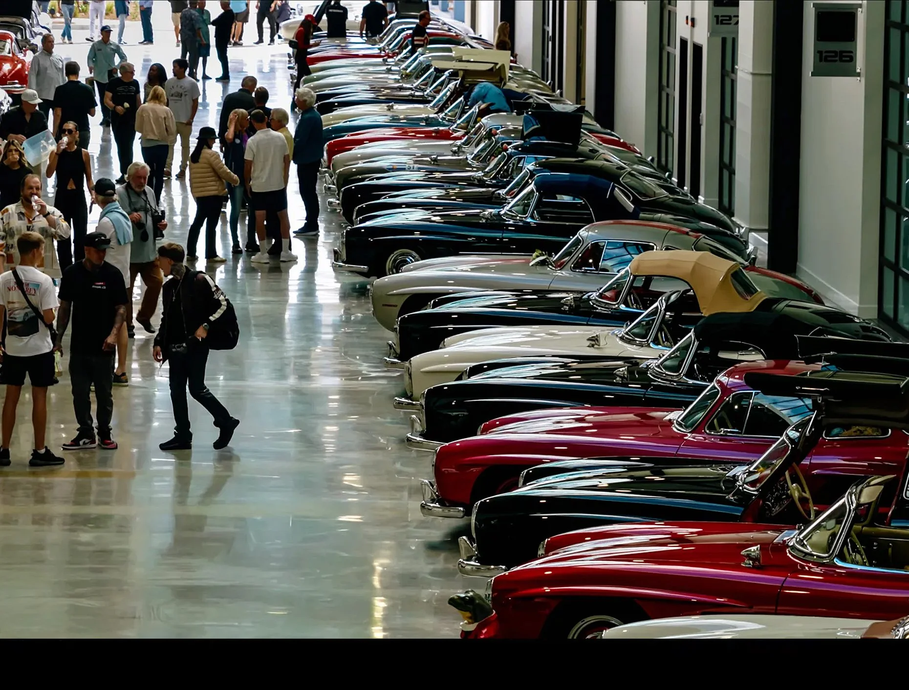  A Cars &amp; Coffee gathering at the Finish Line Auto Club in Costa Mesa, with nearly one hundred vintage Mercedes-Benz 300 SL Gullwings on display. (Courtesy of Finish Line Auto Club) 