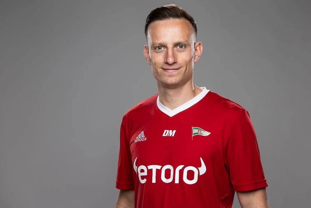 🟢⚪️🟢

Pora zapisać kolejną kartę. 😉

W czerwcu dołączyłem do sztabu szkoleniowego @lechia_gdansk 

Po dw&oacute;ch tygodniach pracy mogę śmiało powiedzieć, że to wielki klub tworzony przez niesamowicie oddanych ludzi, a jego miejscem na pewno nie 
