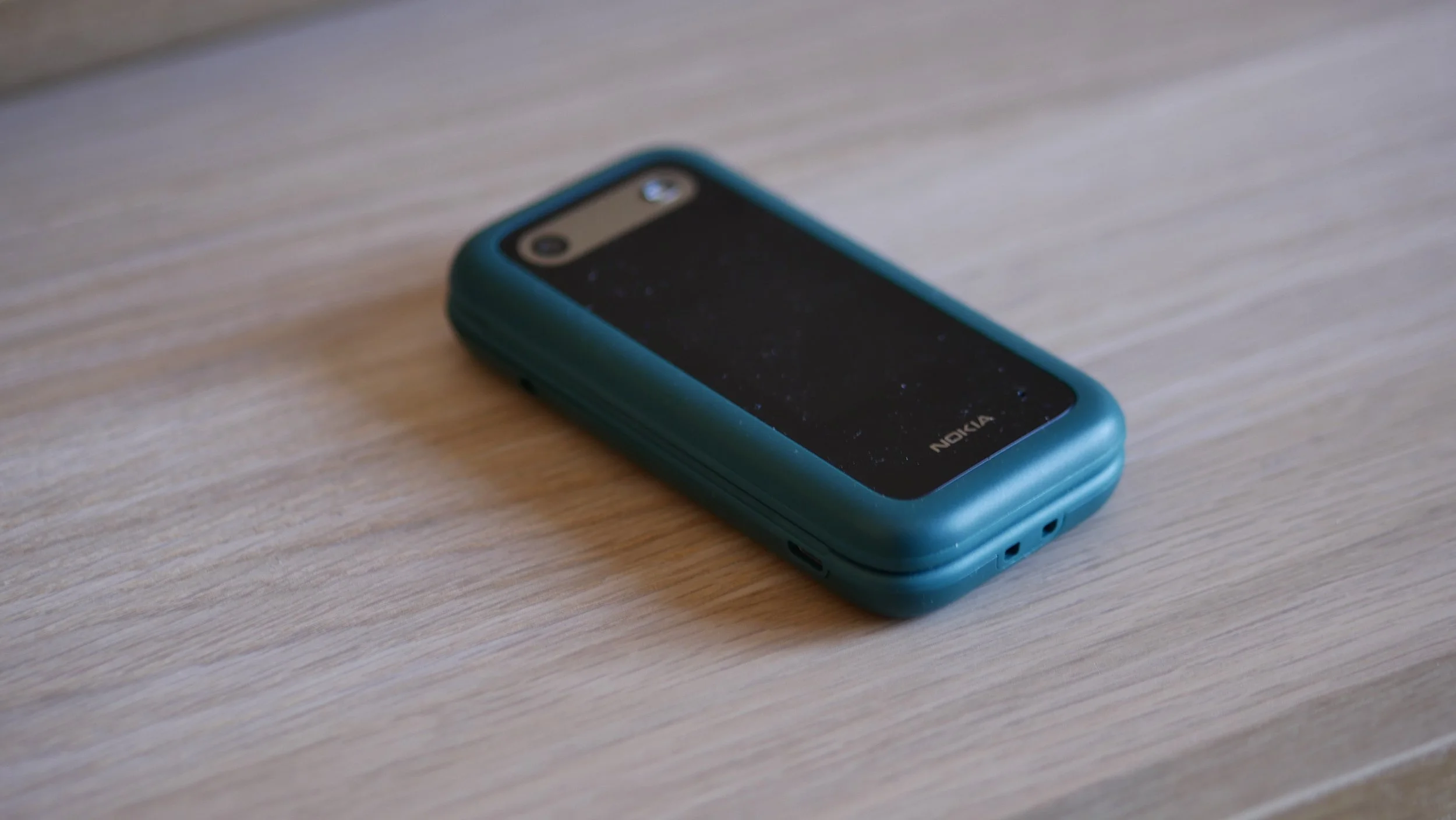 Telefoons zonder internet: Nokia/HMD 2660 Flip 4G