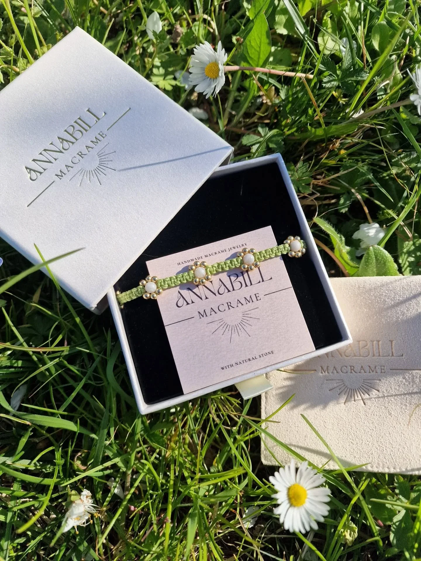 Collana Margherita | Verde Matcha &amp; Agata bianca 

Scoprila subito al link in bio ✨️

#chokernecklace #Margherita #macramejewelry #handmadejewelry #madeinitaly