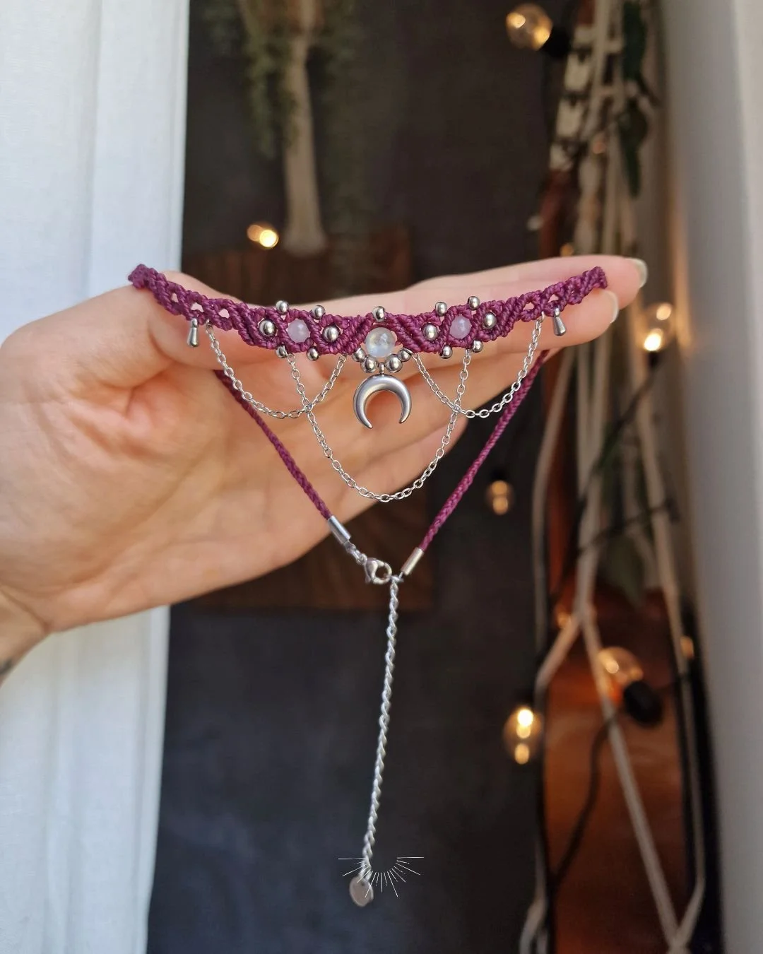 Collana_Choker_Girocollo_artigianale_donna_gioielli_JEWELS_micromacramè_Chakra_regalo_LUNA_MOON_VIOLA_BURGUNDY_WITCH_STREGA_SILVER_ARGENTO_GEMSTONE_PIETRA_AMETISTA_MAGIA_GIOIELLO__amuleto_ (4).jpg