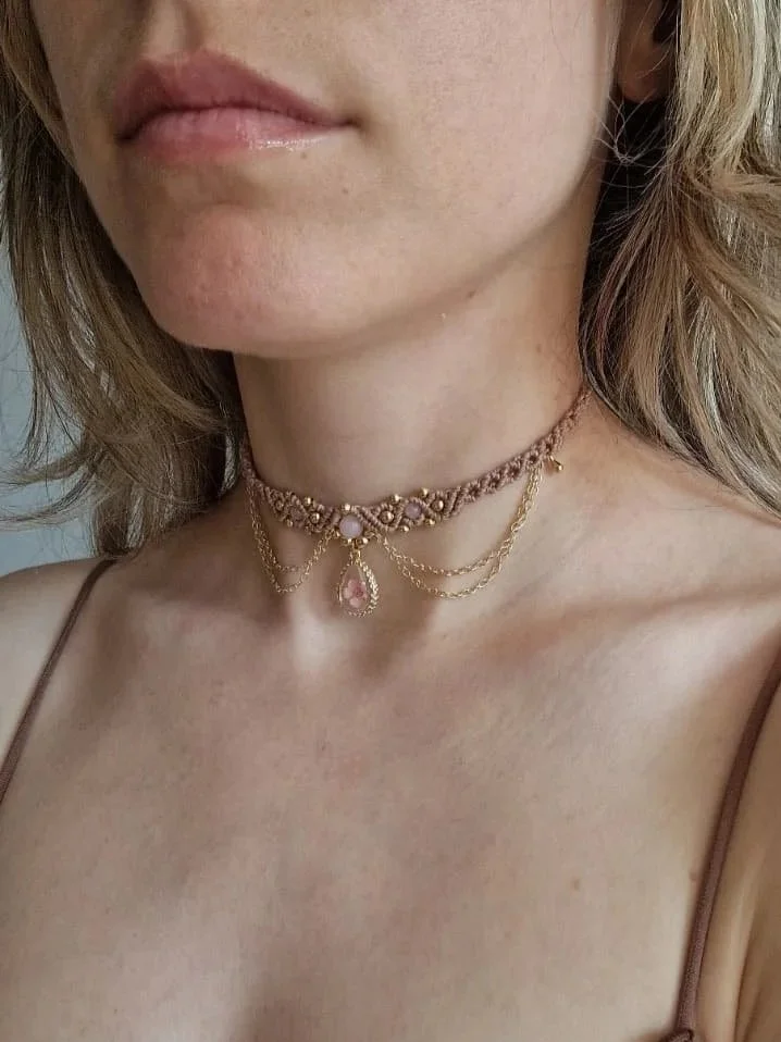 Sakura_quarzo rosa choker gioiello donna collier collana regalo per lei fiore chakra del cuore rose quartz